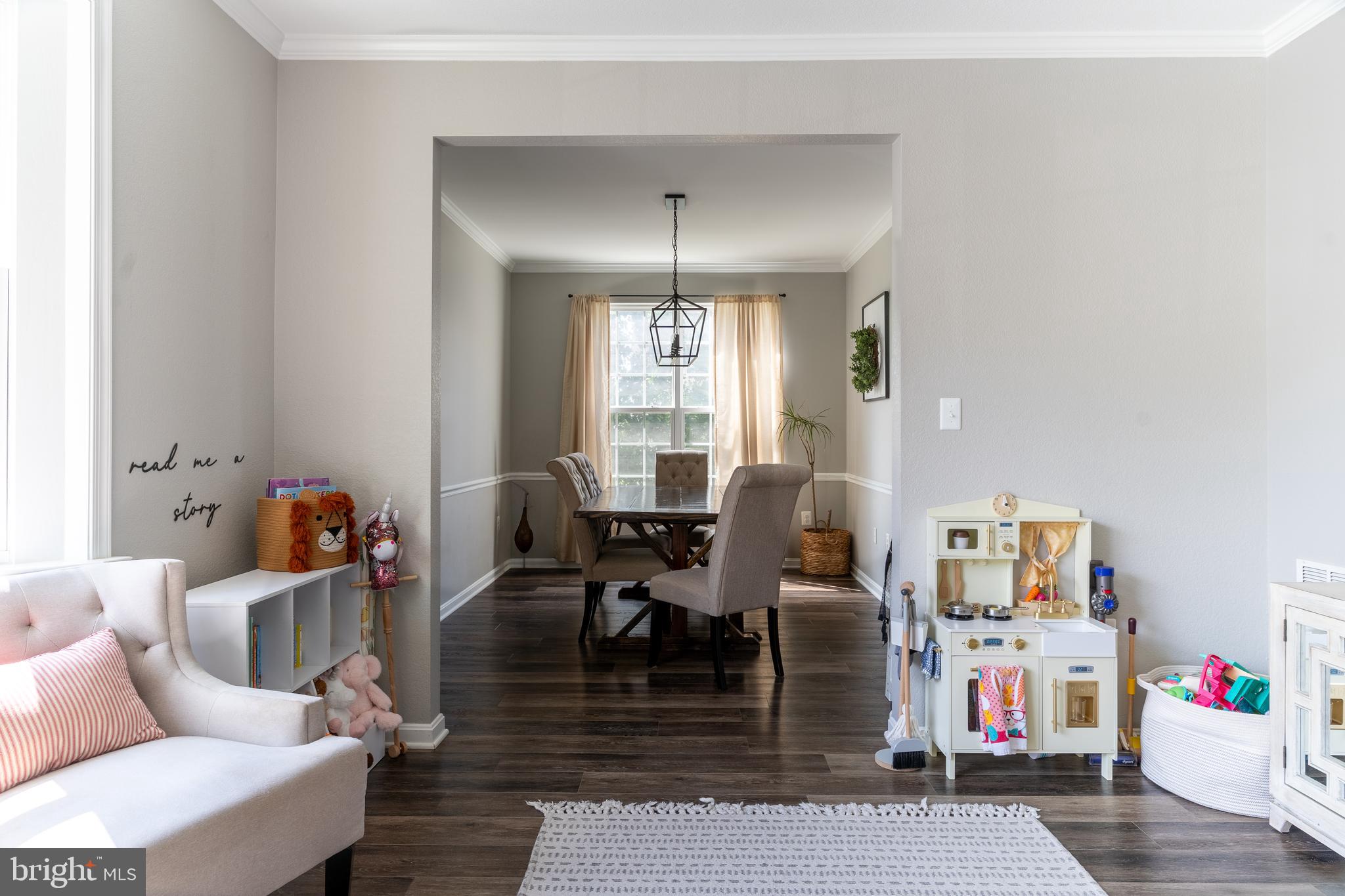 THE VILLAGE OF WASHINGTON TRAIL - Residential