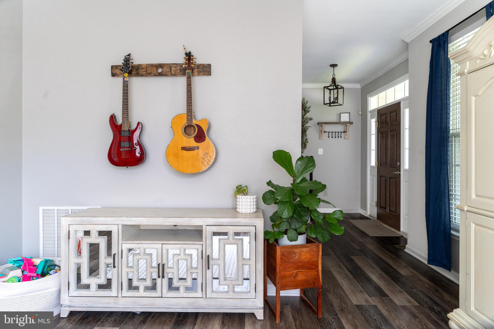 THE VILLAGE OF WASHINGTON TRAIL - Residential