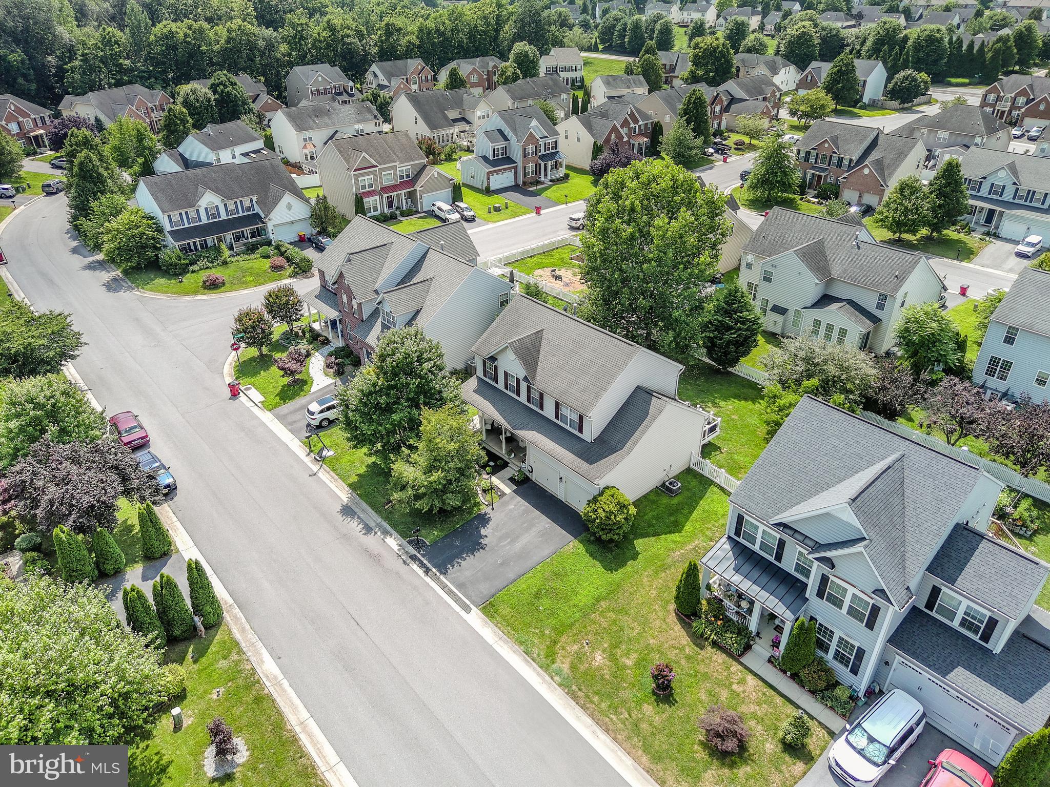 THE VILLAGE OF WASHINGTON TRAIL - Residential