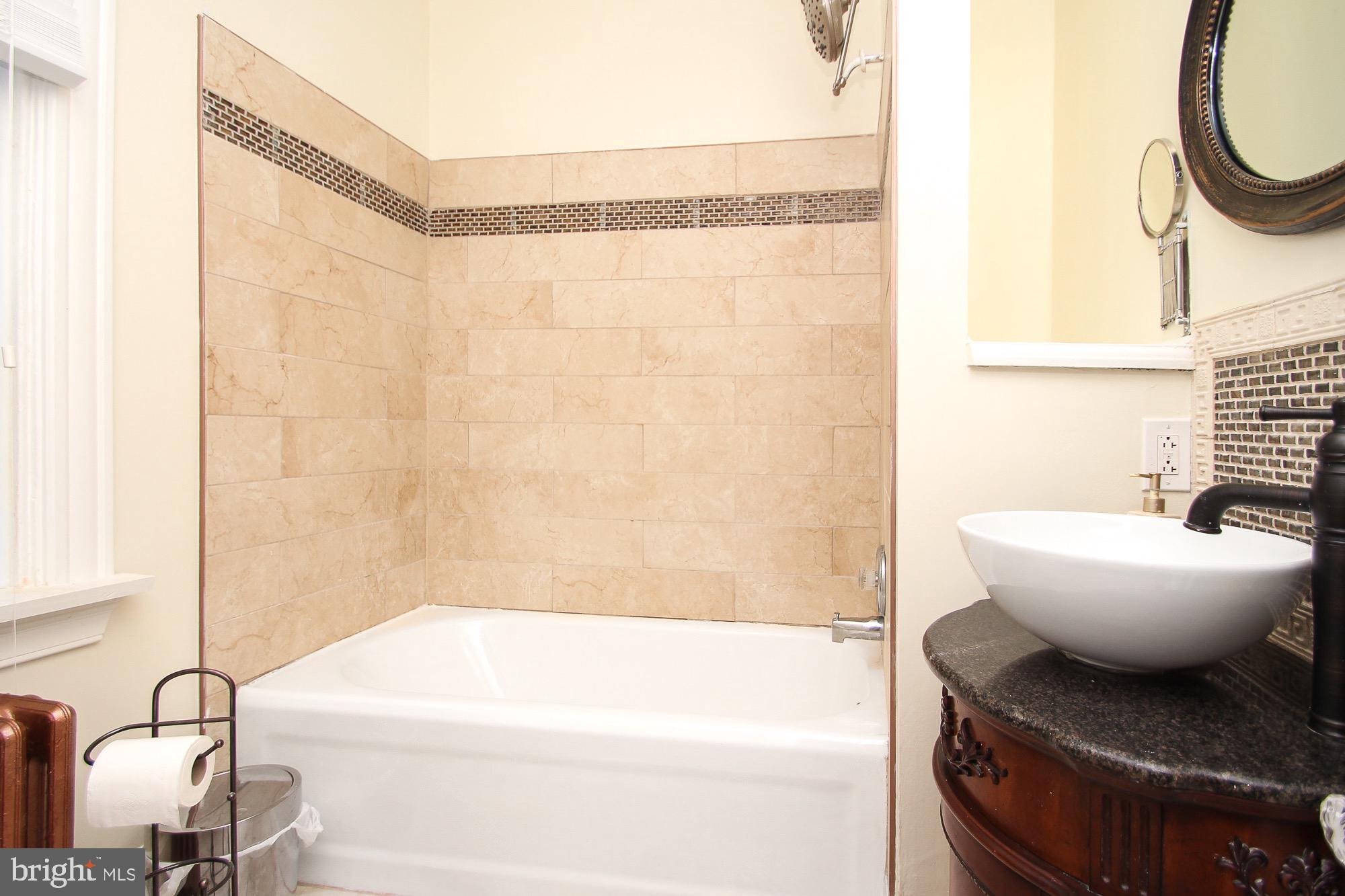 MOUNT WASHINGTON - Residential Lease