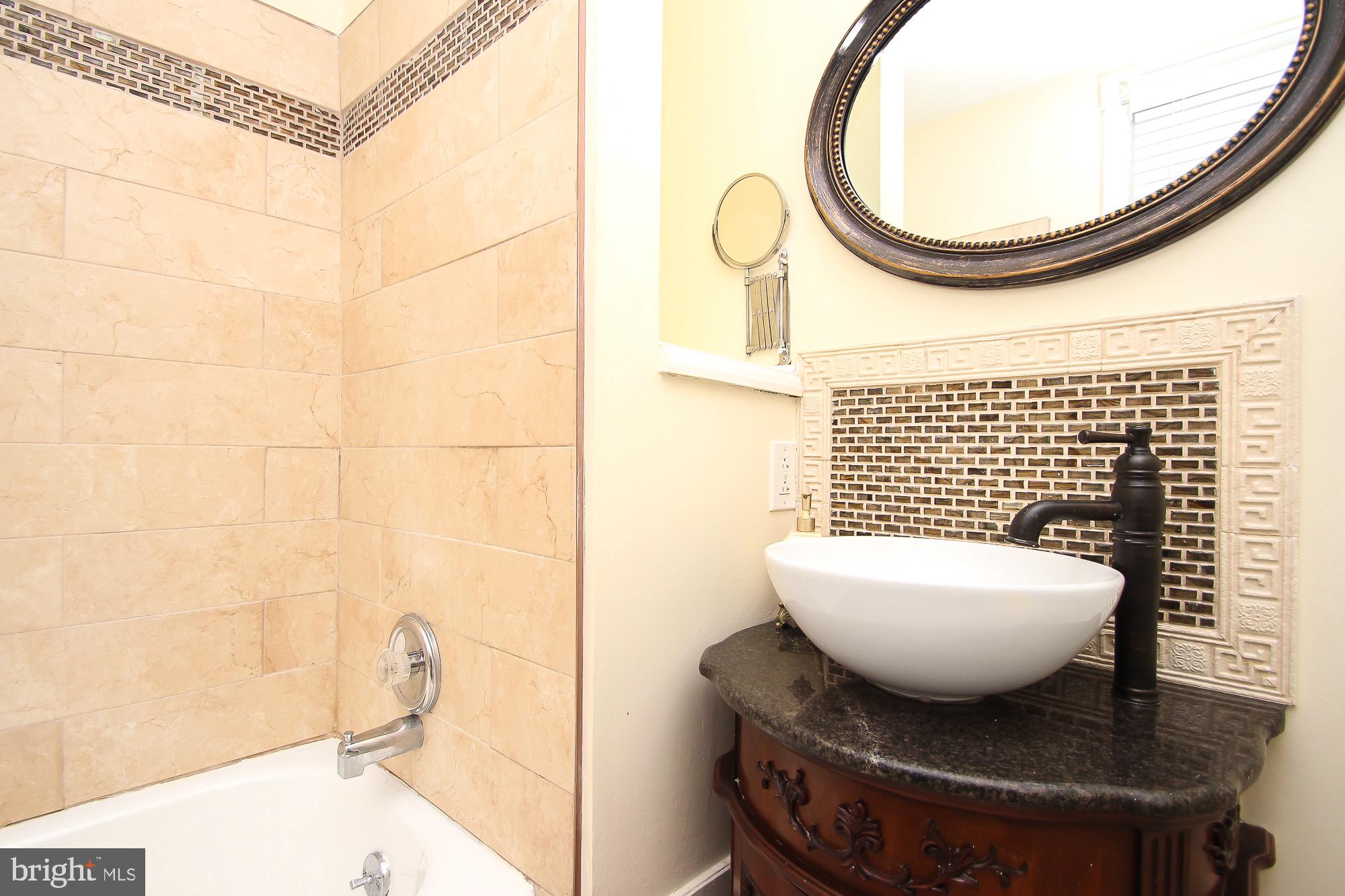 MOUNT WASHINGTON - Residential Lease