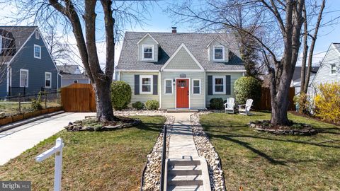 Photo of 6106 Bangor Drive, ALEXANDRIA, VA 22303 (MLS # VAFX2296390)