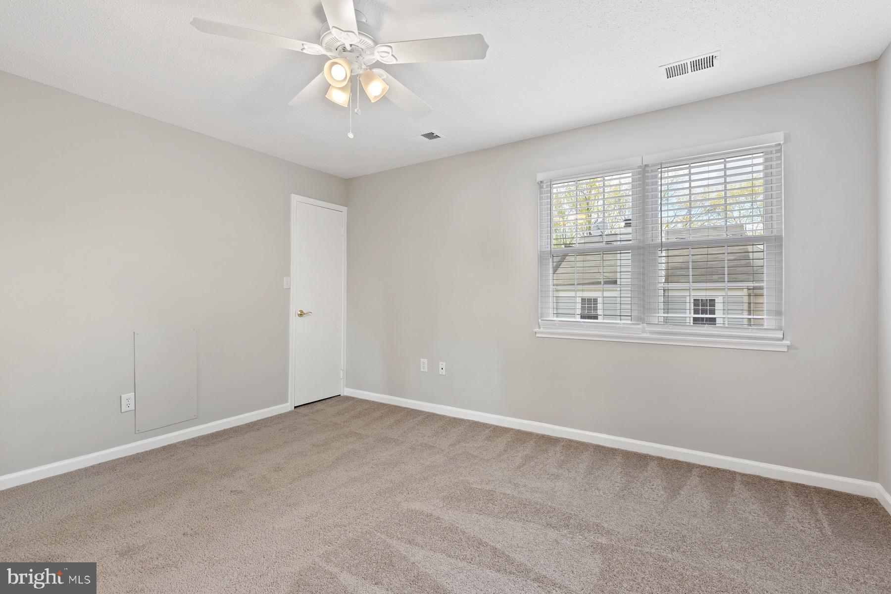 HUNTERS SQUARE - Residential Lease