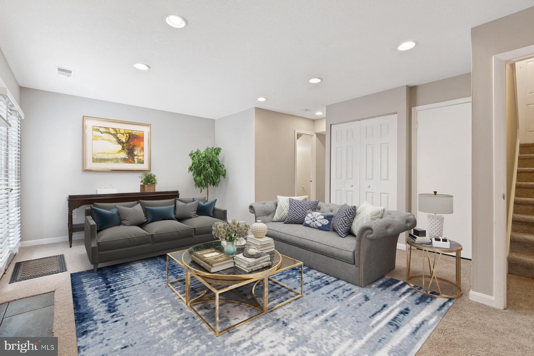 HUNTERS SQUARE - Residential Lease