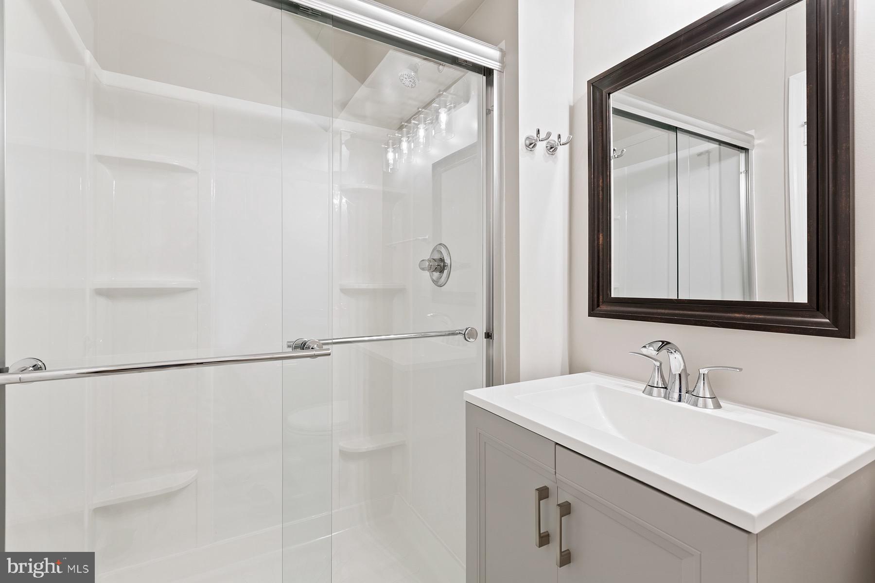 HUNTERS SQUARE - Residential Lease