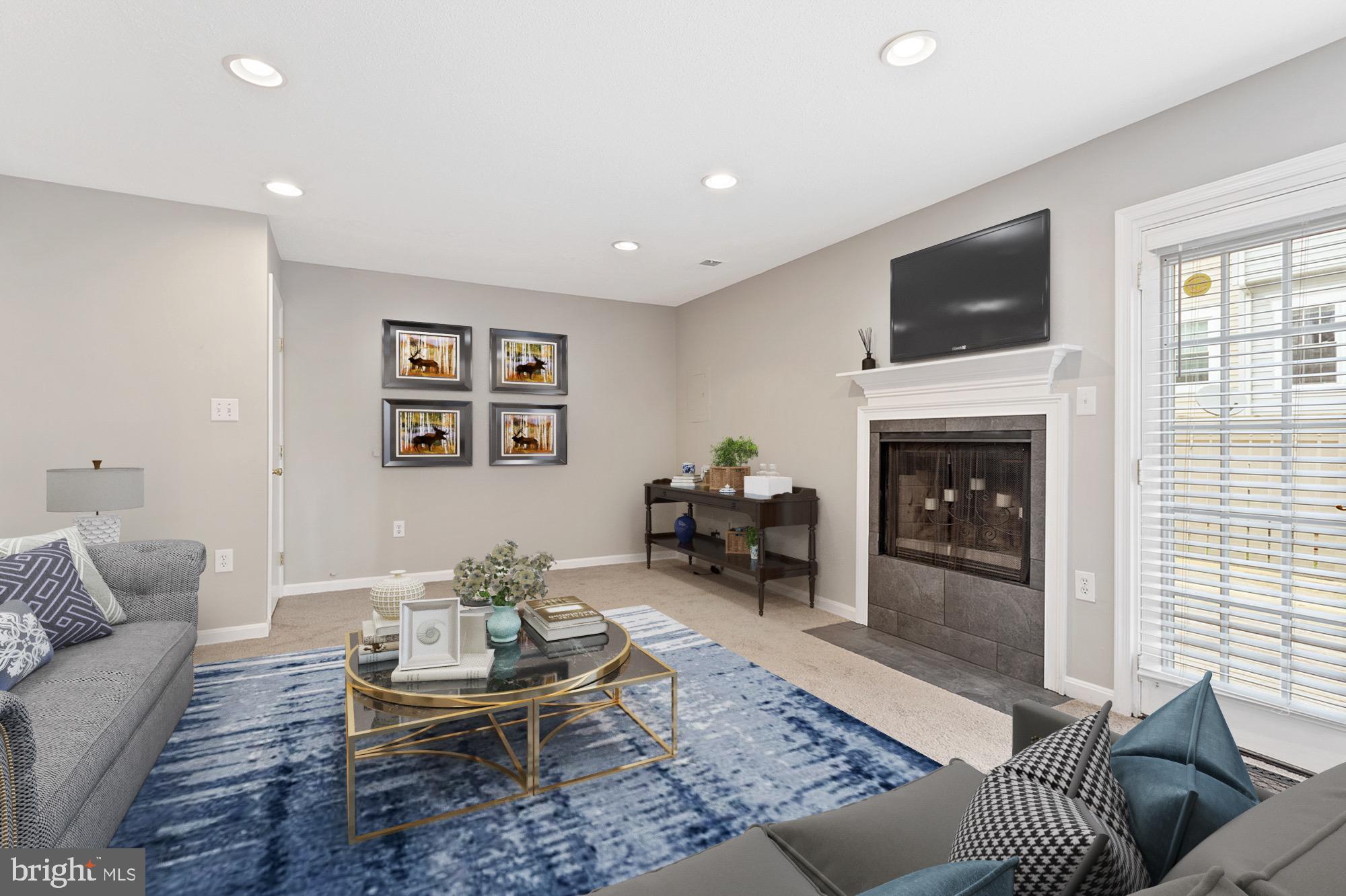 HUNTERS SQUARE - Residential Lease