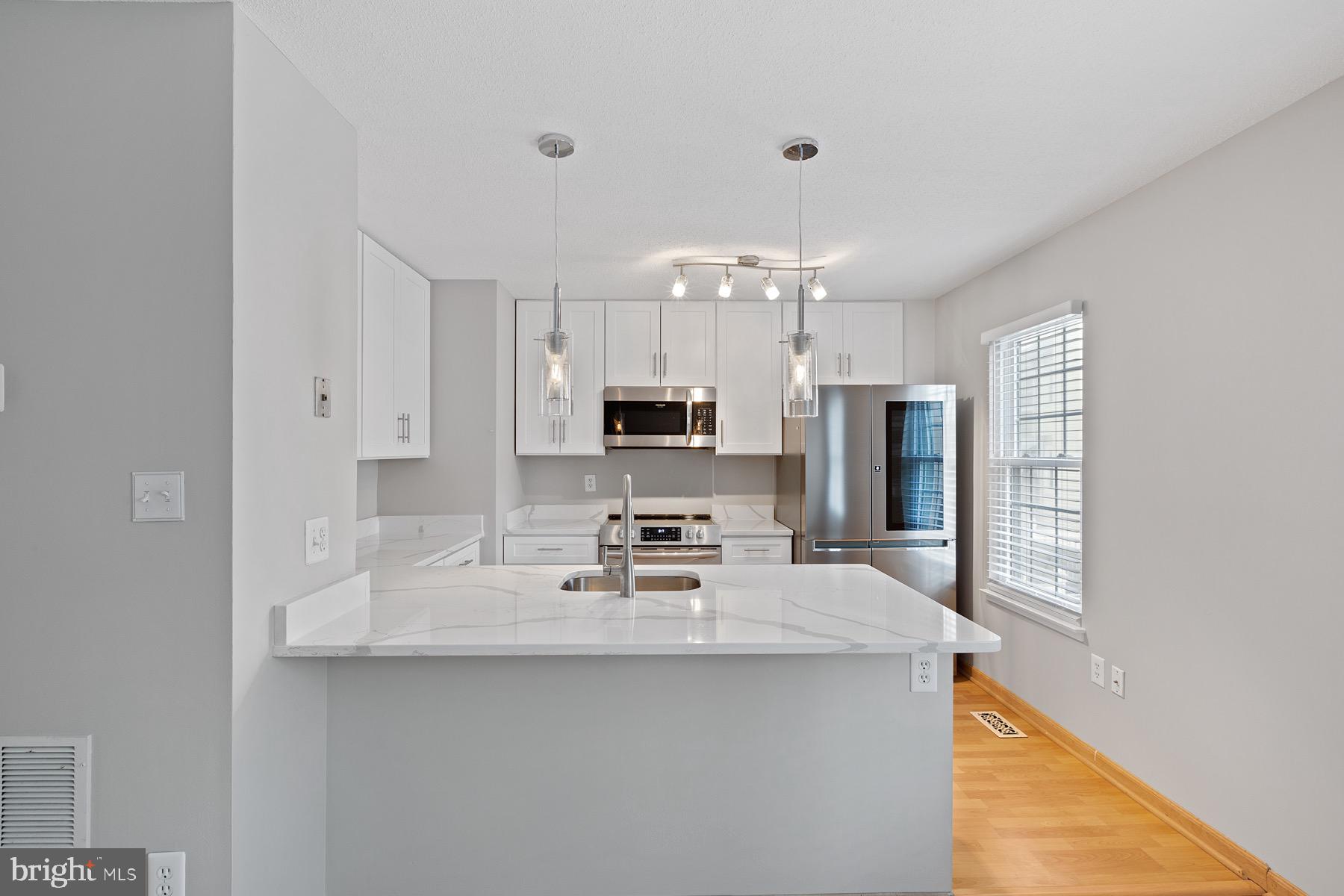 HUNTERS SQUARE - Residential Lease