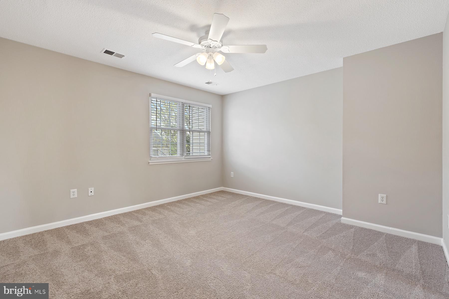 HUNTERS SQUARE - Residential Lease