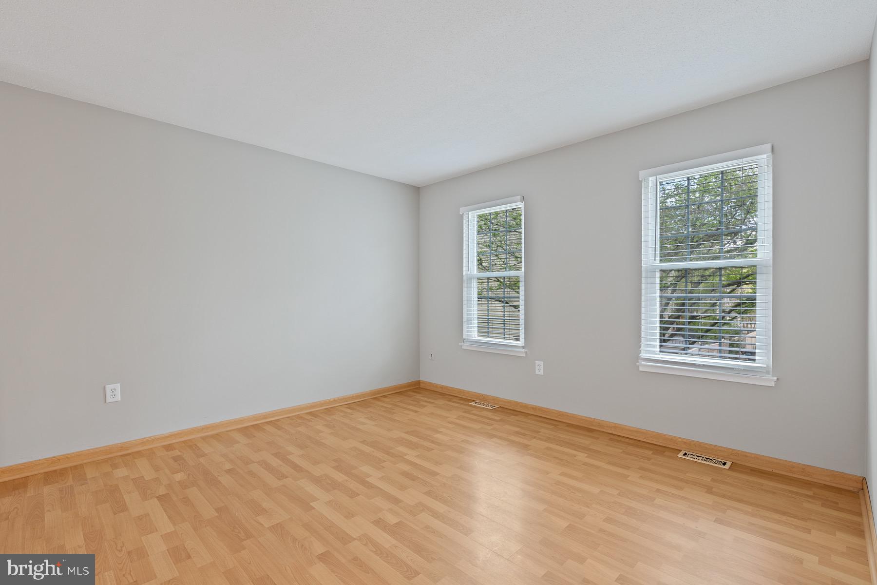 HUNTERS SQUARE - Residential Lease