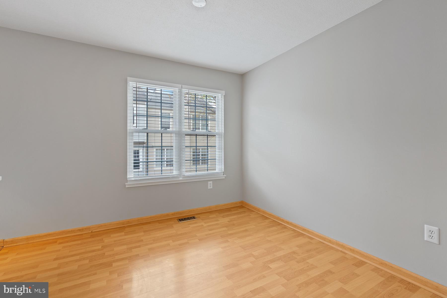 HUNTERS SQUARE - Residential Lease