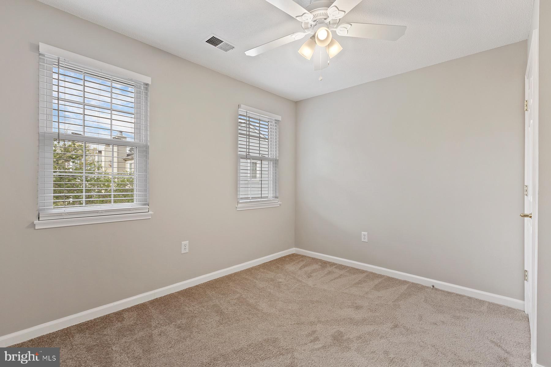 HUNTERS SQUARE - Residential Lease