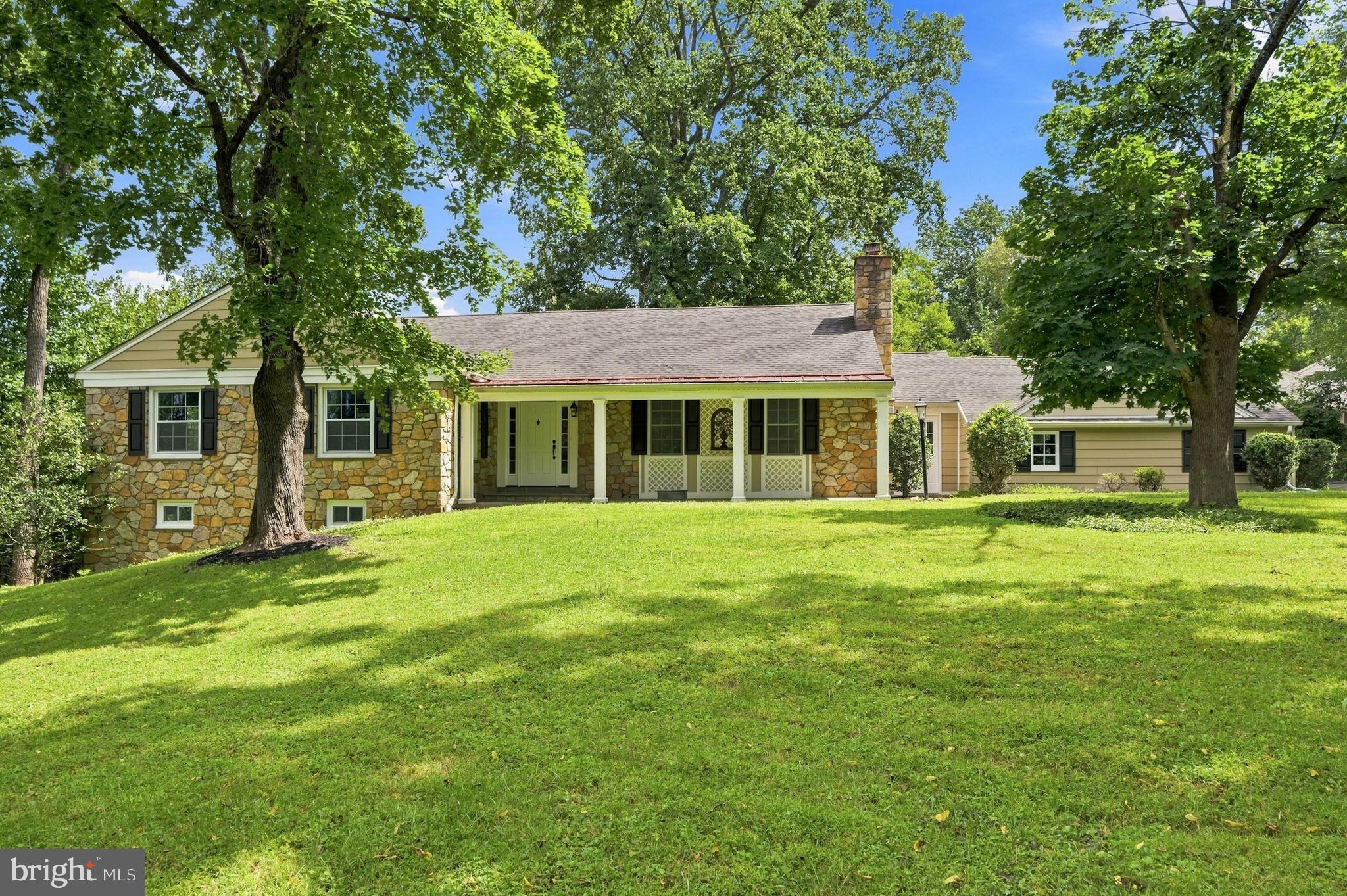 905 NEWTOWN ROAD