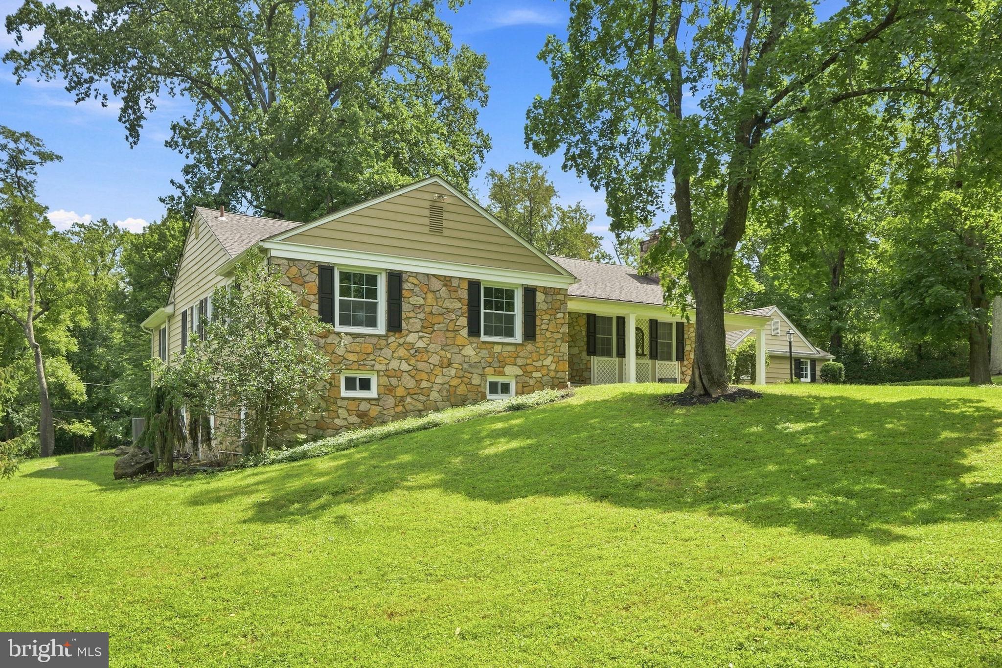 905 NEWTOWN ROAD