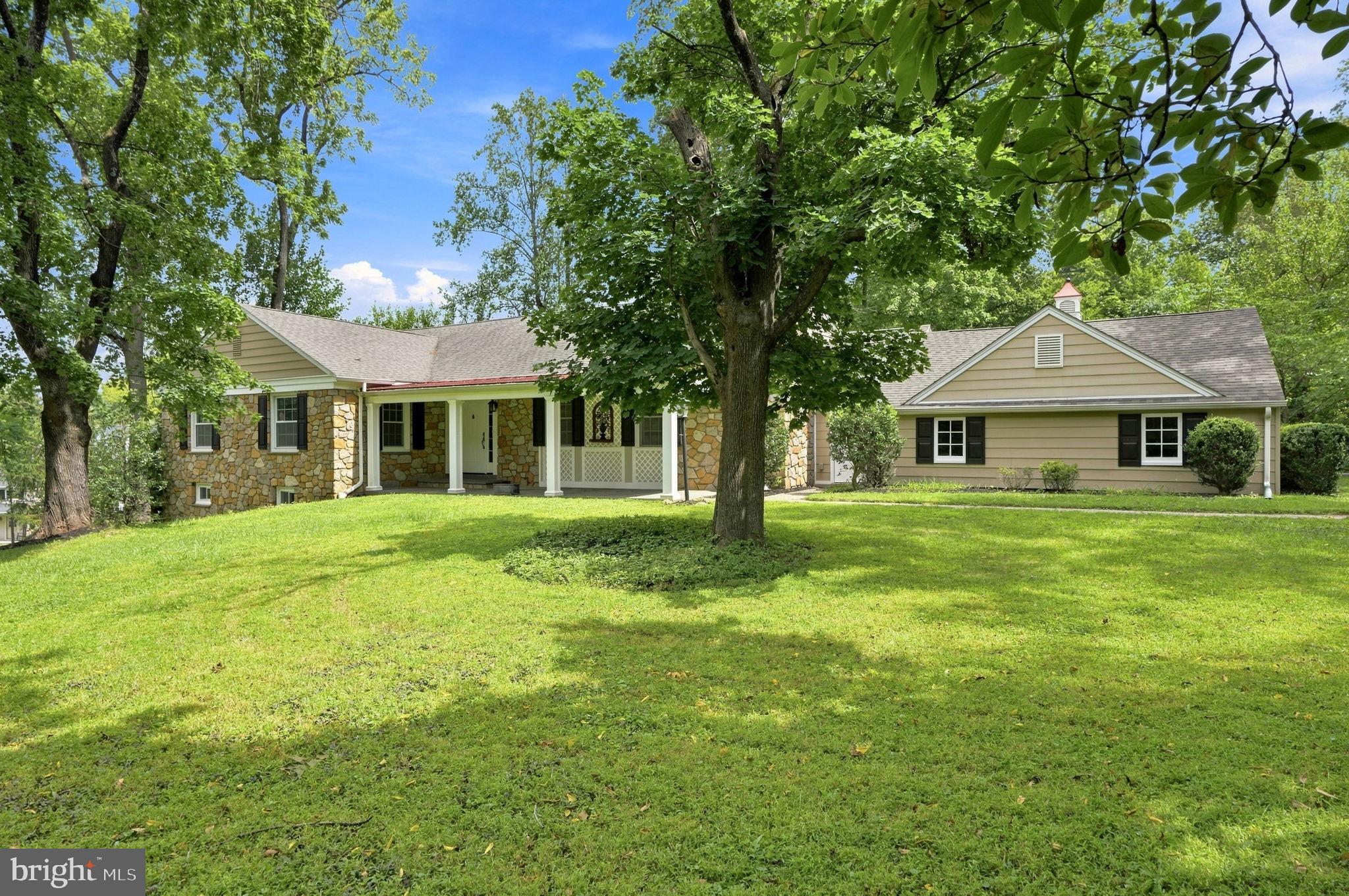905 NEWTOWN ROAD