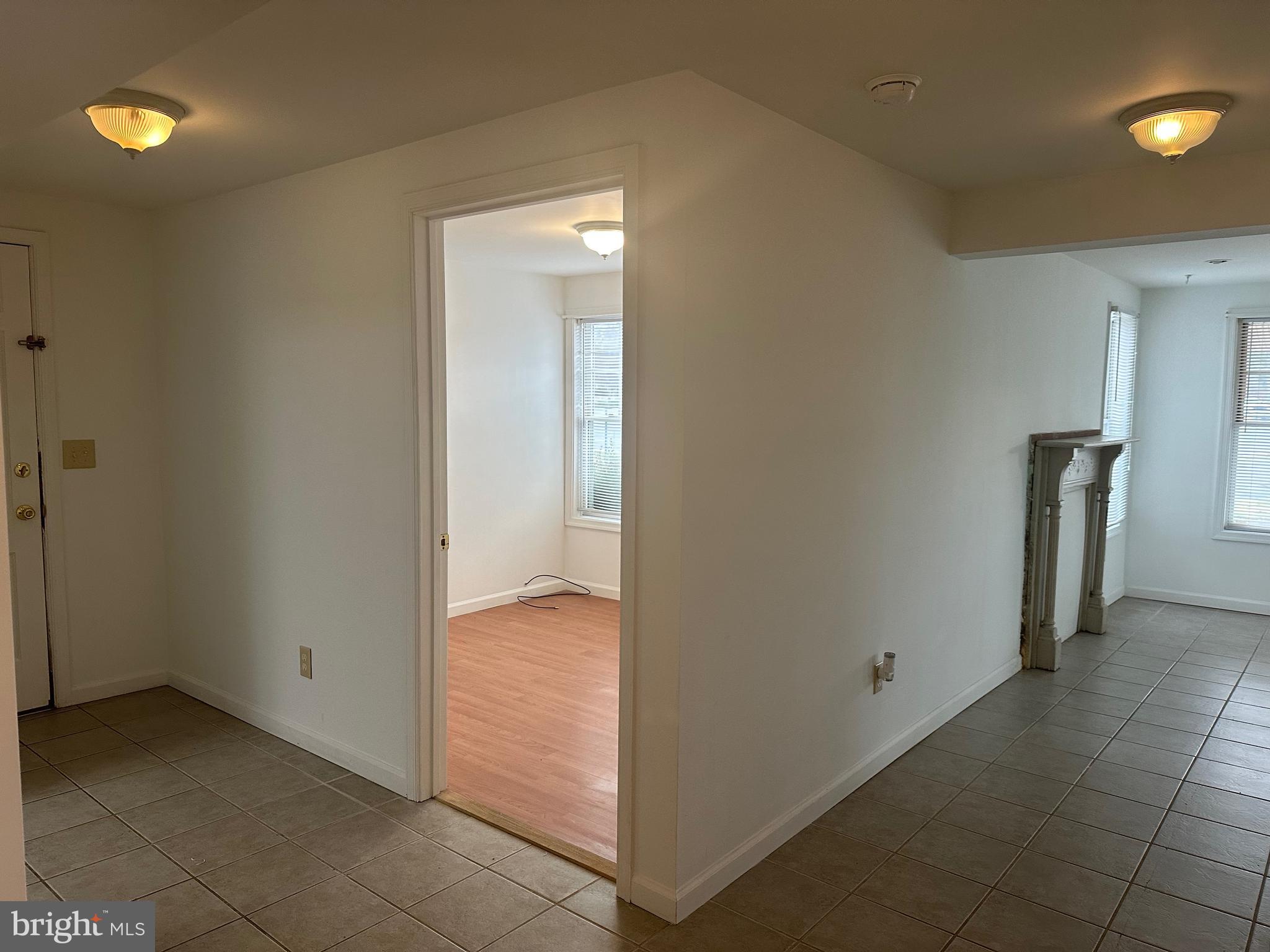 EASTON - Residential Lease