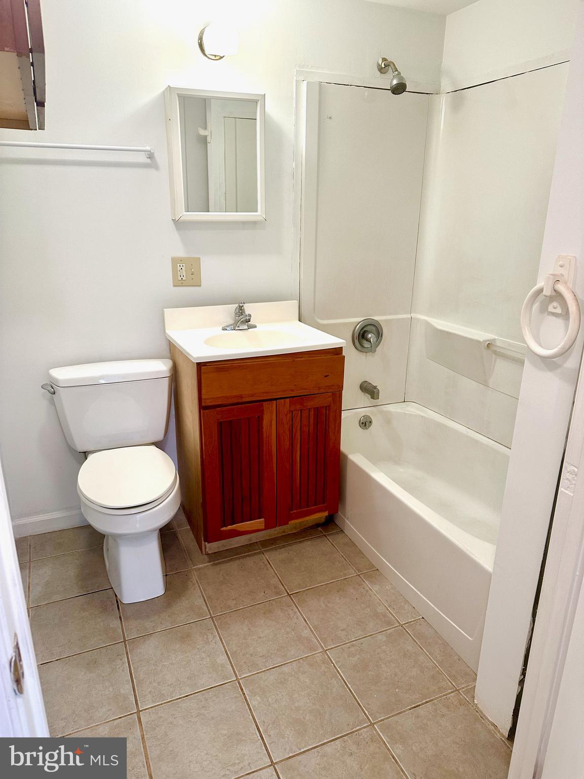 EASTON - Residential Lease