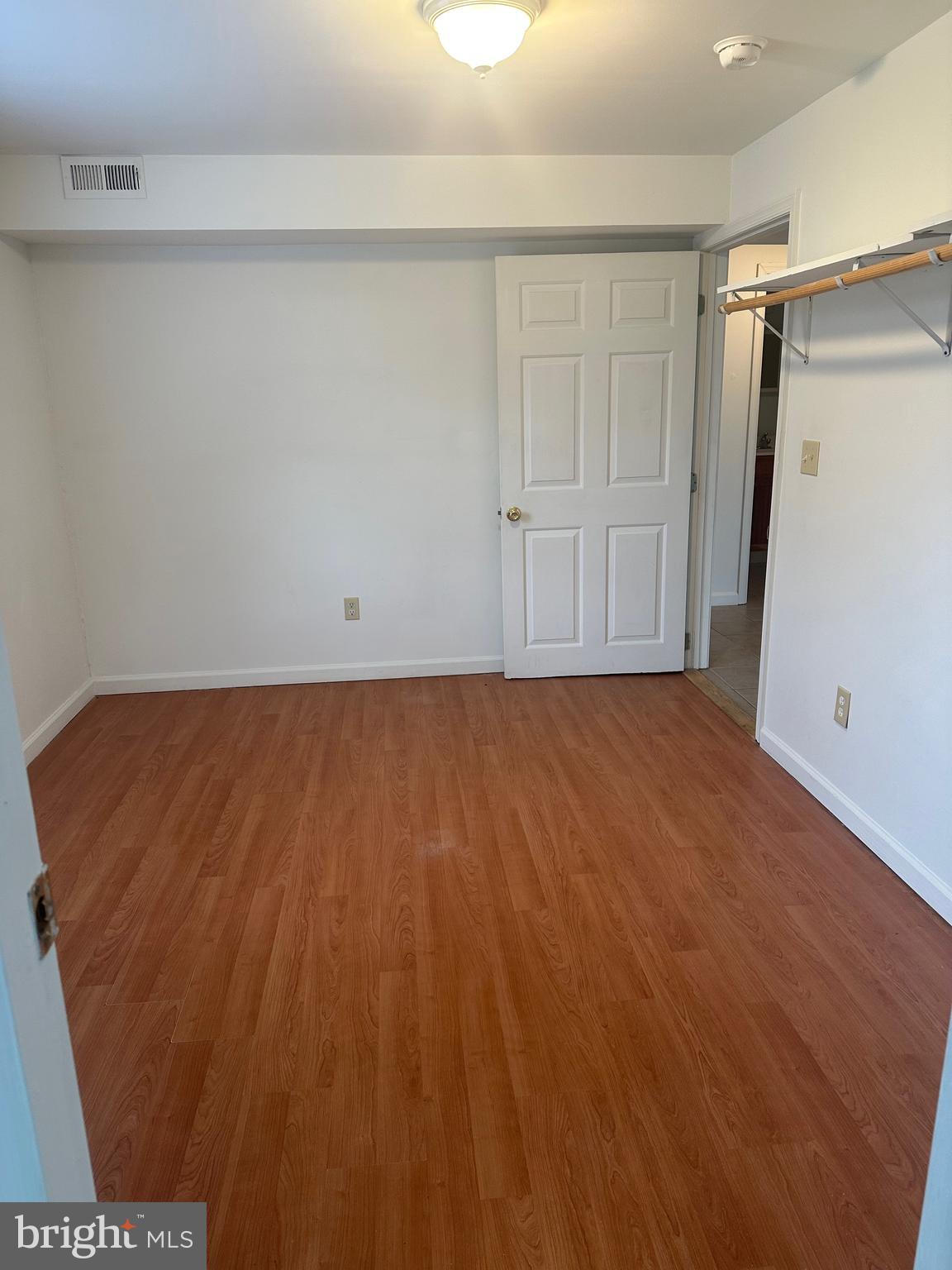 EASTON - Residential Lease