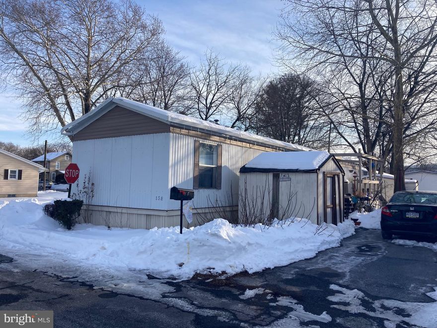 Imagine yourself taking a stroll along Lisa Lake this spring. You can with this 1996 Skyline Homes single-wide! Only one owner. Newer roof. Newer propane furnace. Stainless steel appliances. Close to Penn State Harrisburg and Harrisburg International Airport. What are you waiting for? This won’t be on the market long!