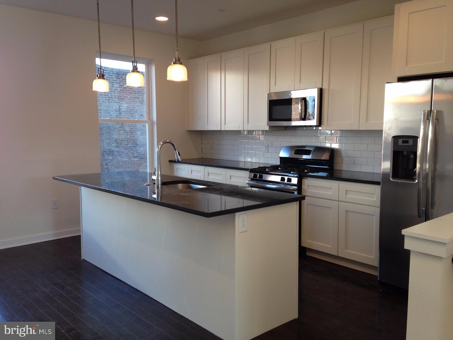 PORT RICHMOND - Residential