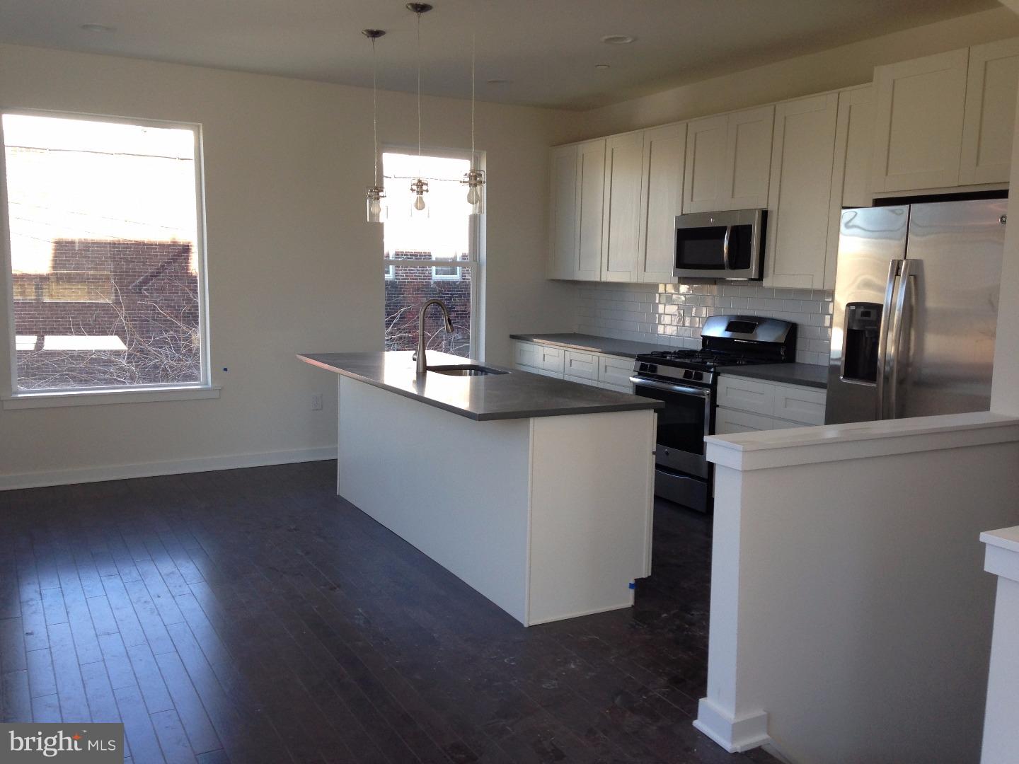 PORT RICHMOND - Residential