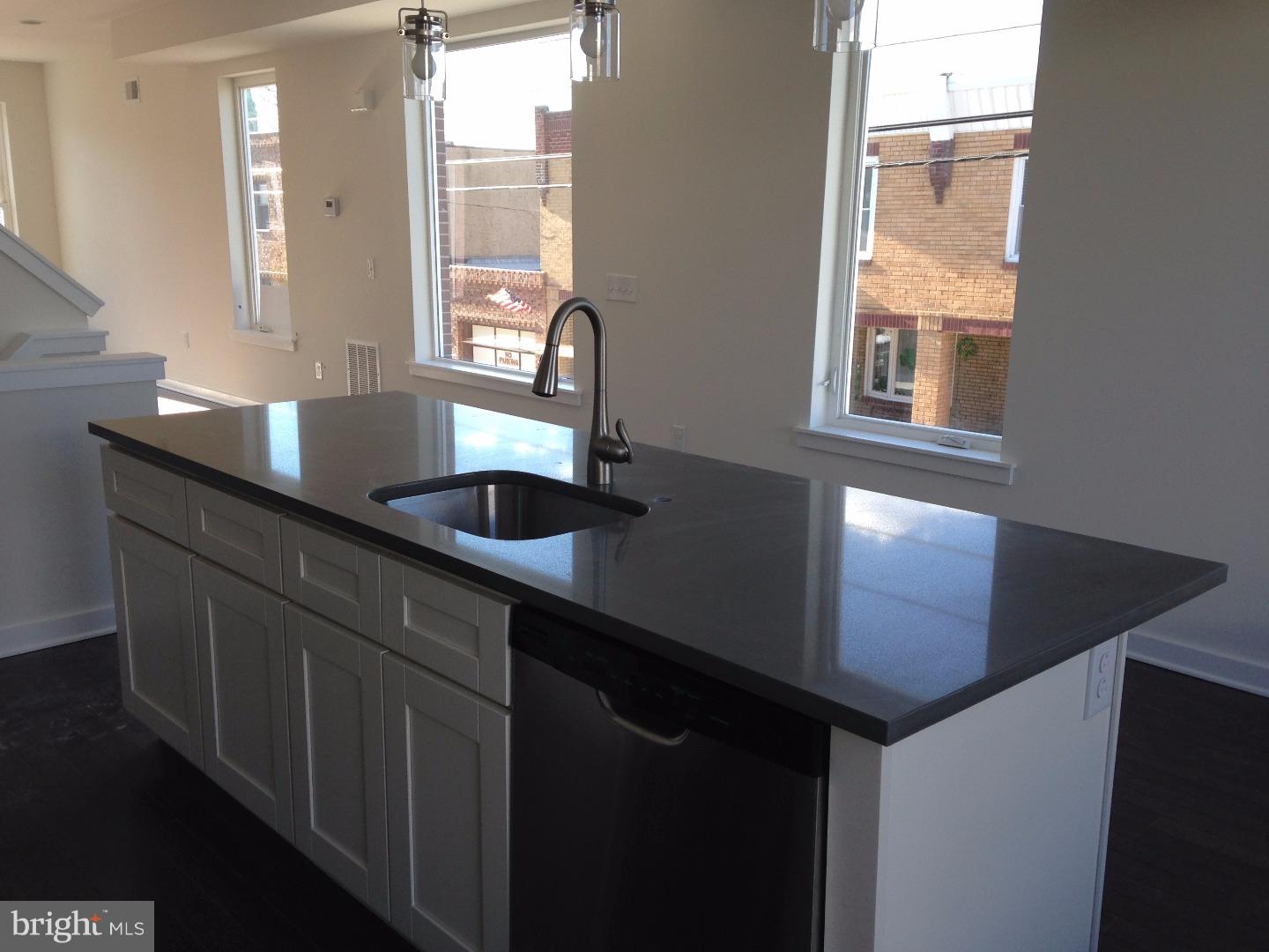 PORT RICHMOND - Residential