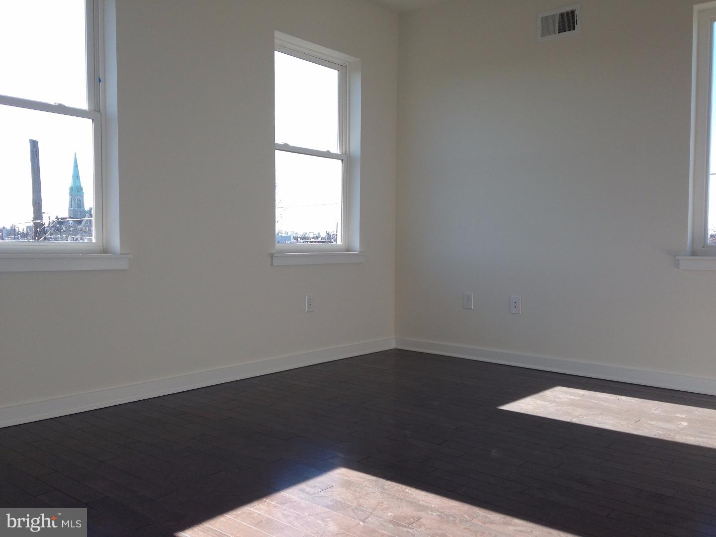 PORT RICHMOND - Residential