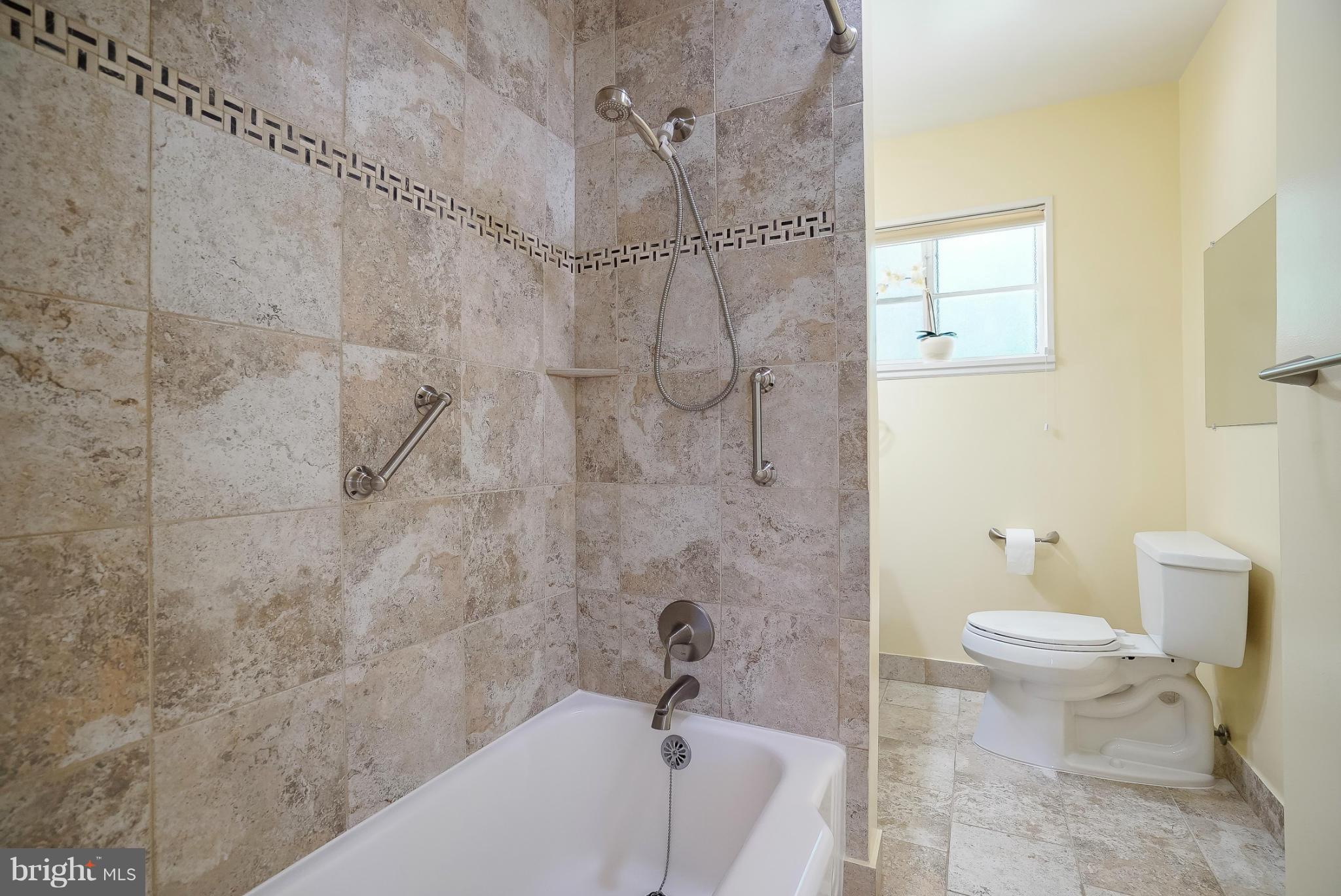 RAVENWOOD PARK - Residential Lease