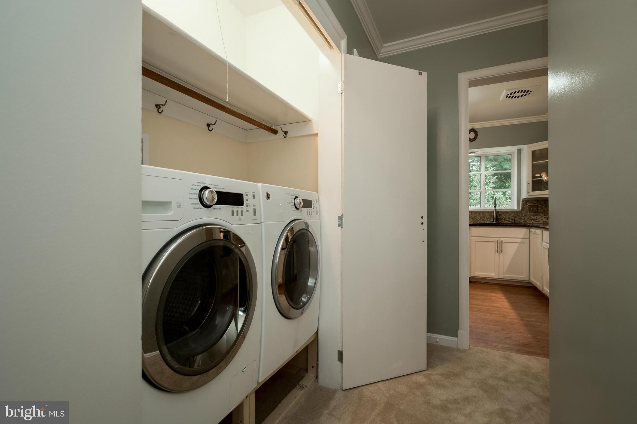 RAVENWOOD PARK - Residential Lease