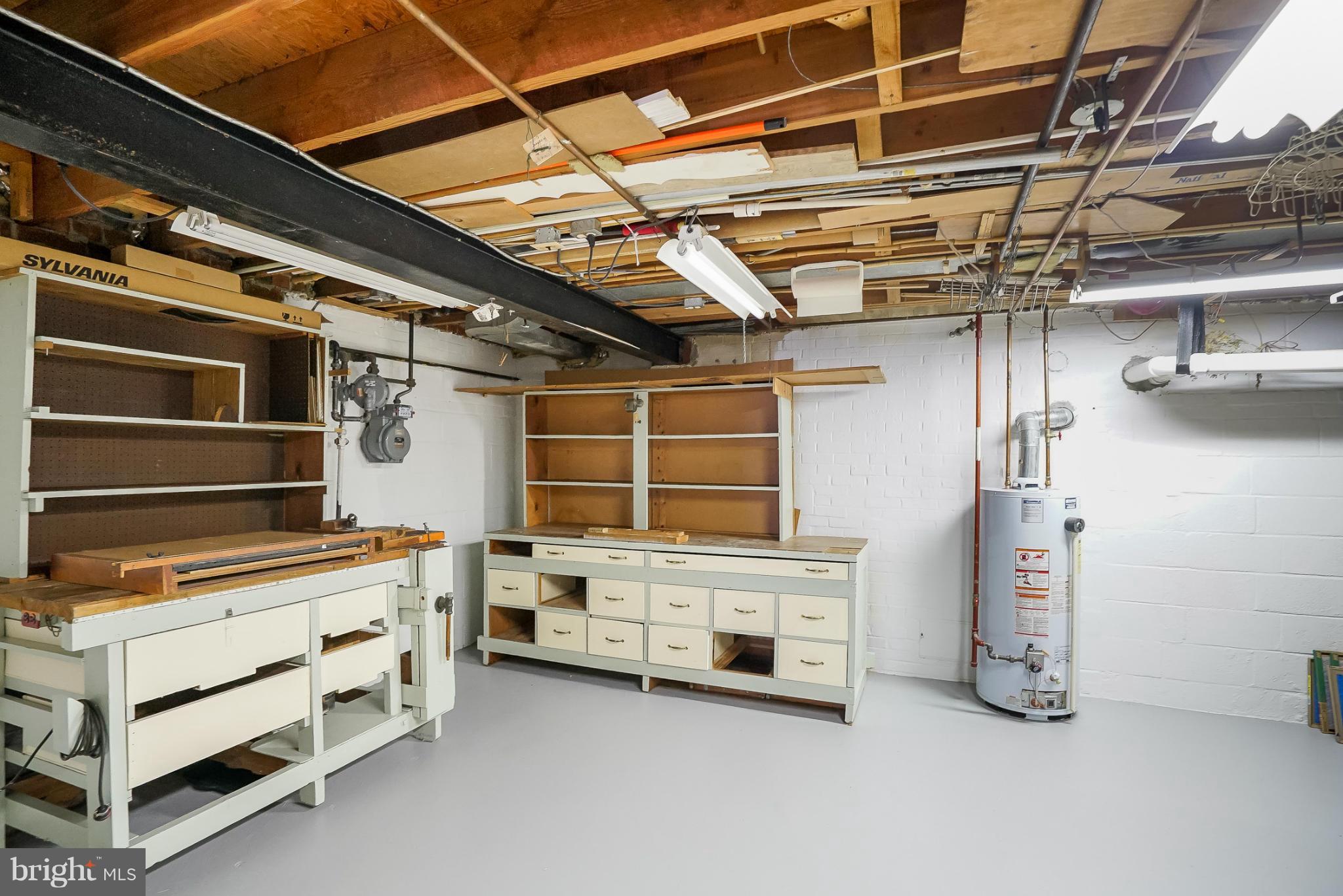 RAVENWOOD PARK - Residential Lease