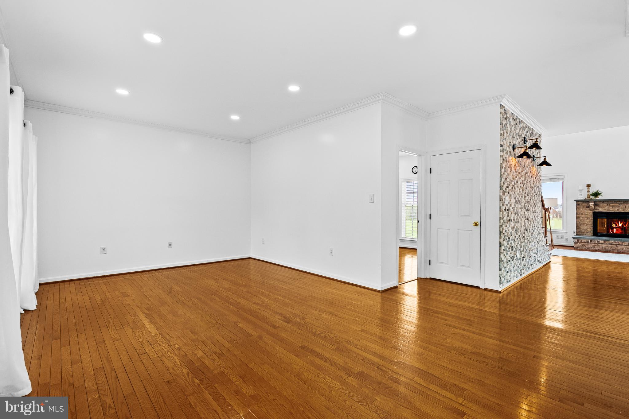 LEE'S CROSSING - Residential