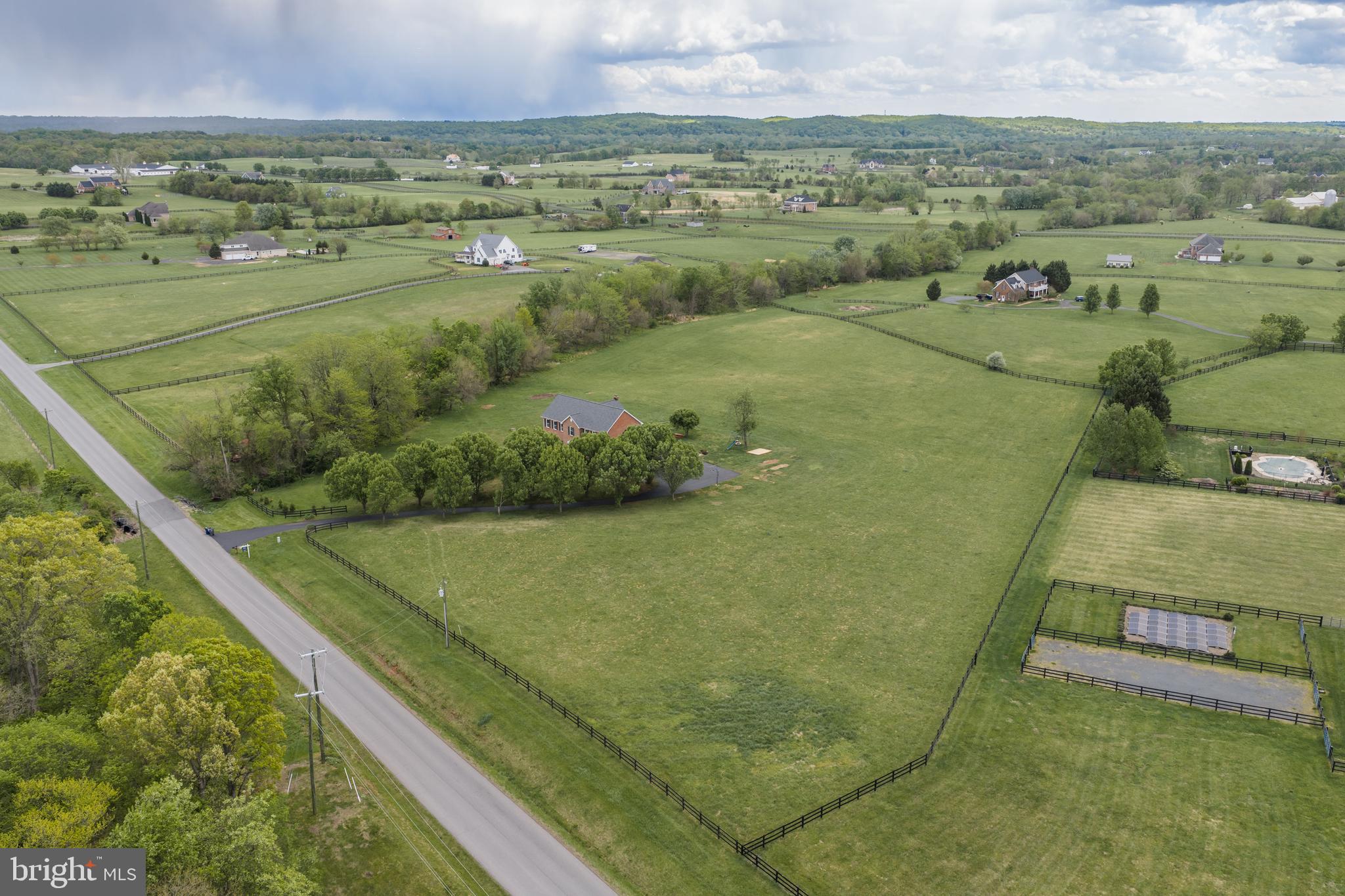 LEE'S CROSSING - Residential