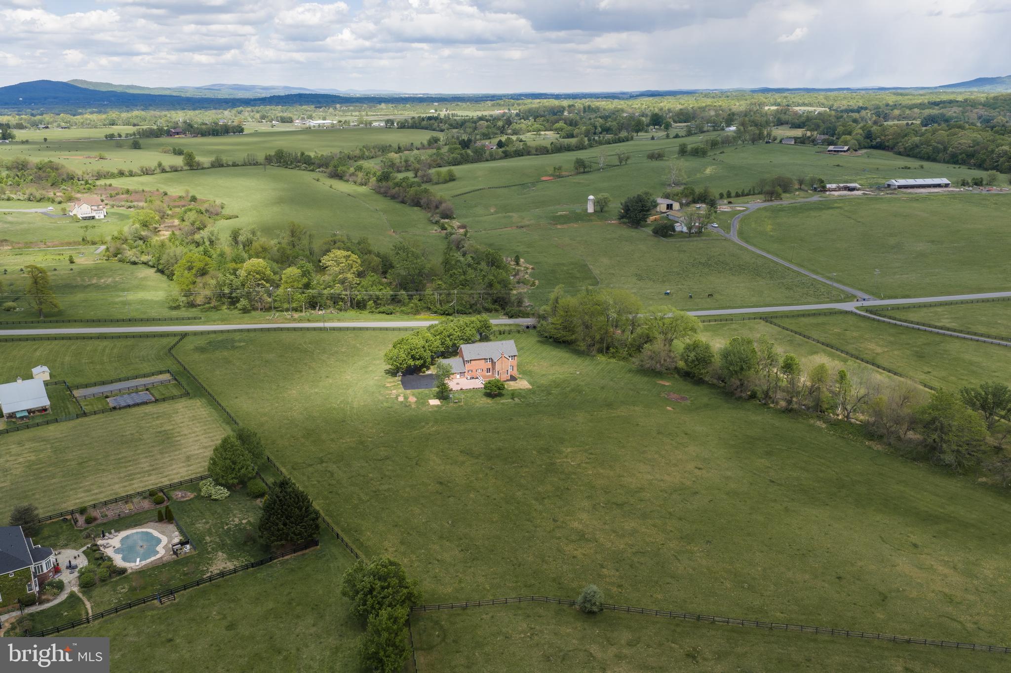 LEE'S CROSSING - Residential