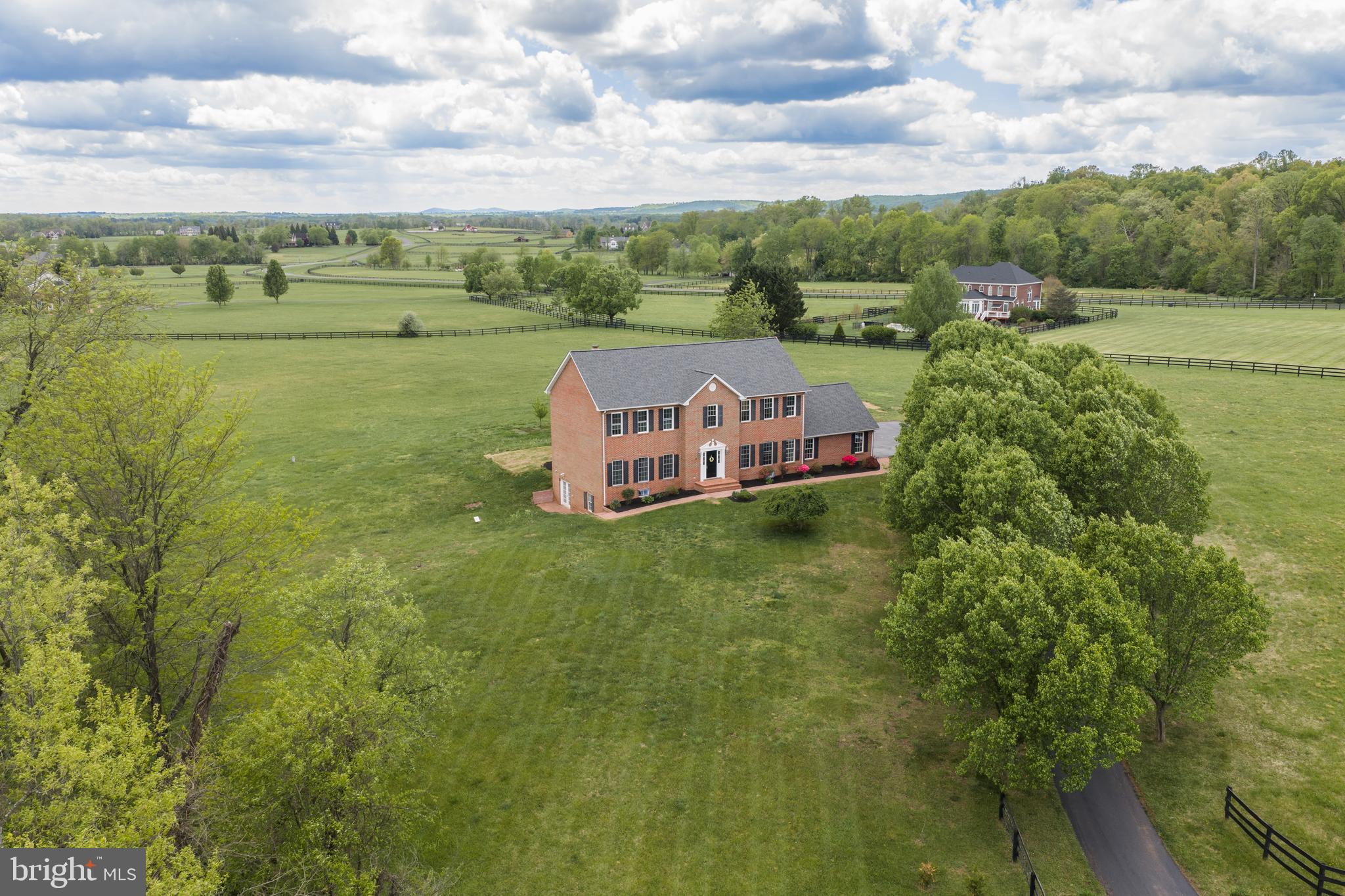 LEE'S CROSSING - Residential