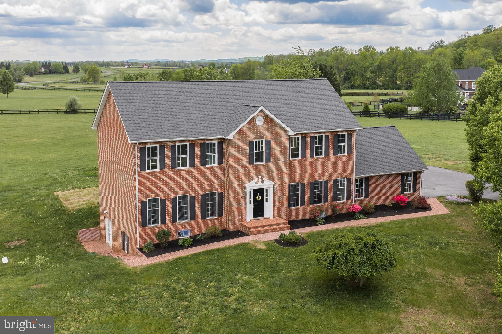 LEE'S CROSSING - Residential