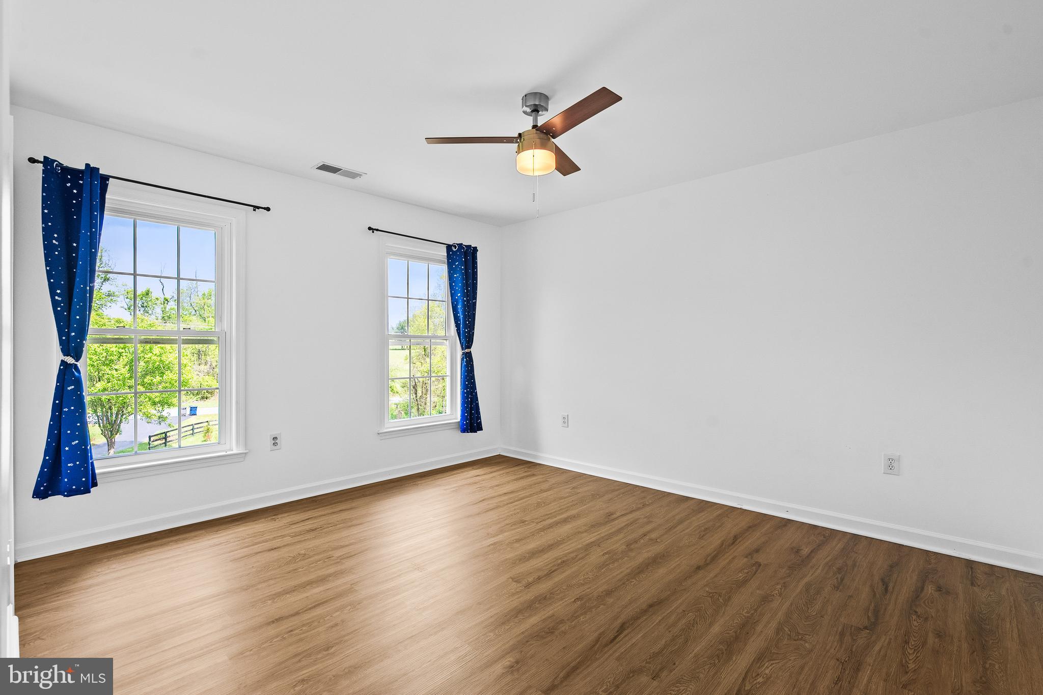 LEE'S CROSSING - Residential