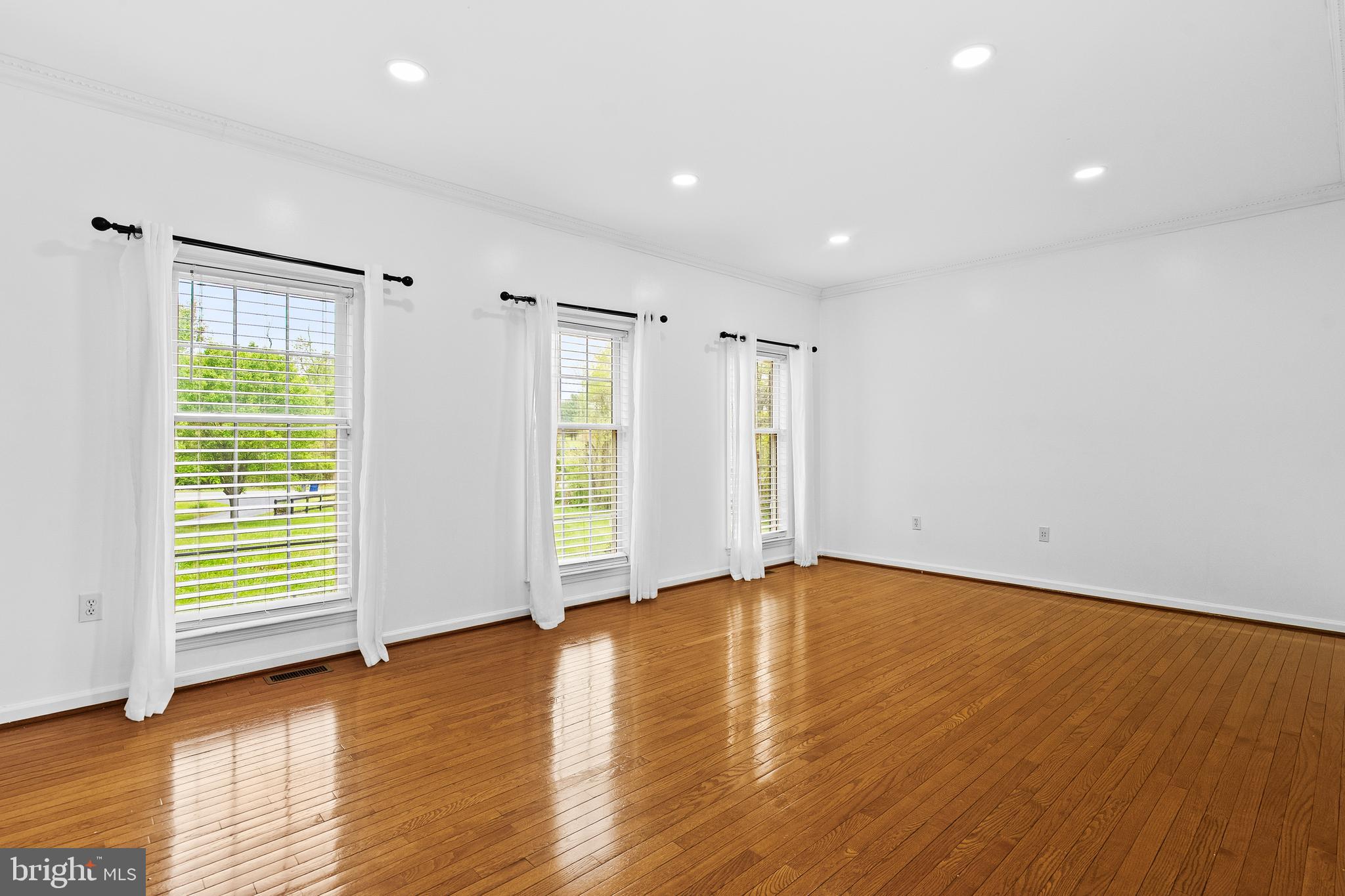 LEE'S CROSSING - Residential