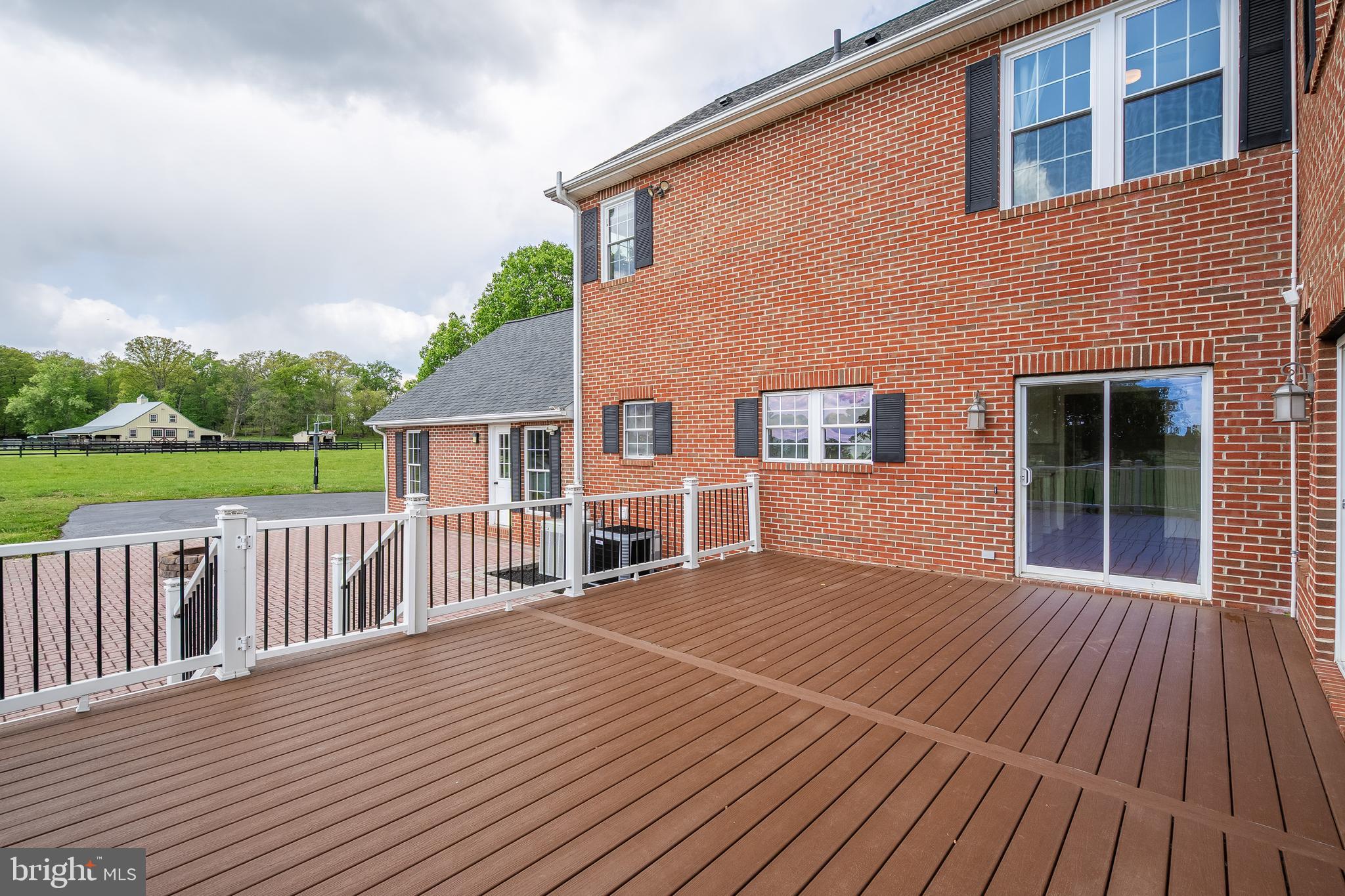 LEE'S CROSSING - Residential