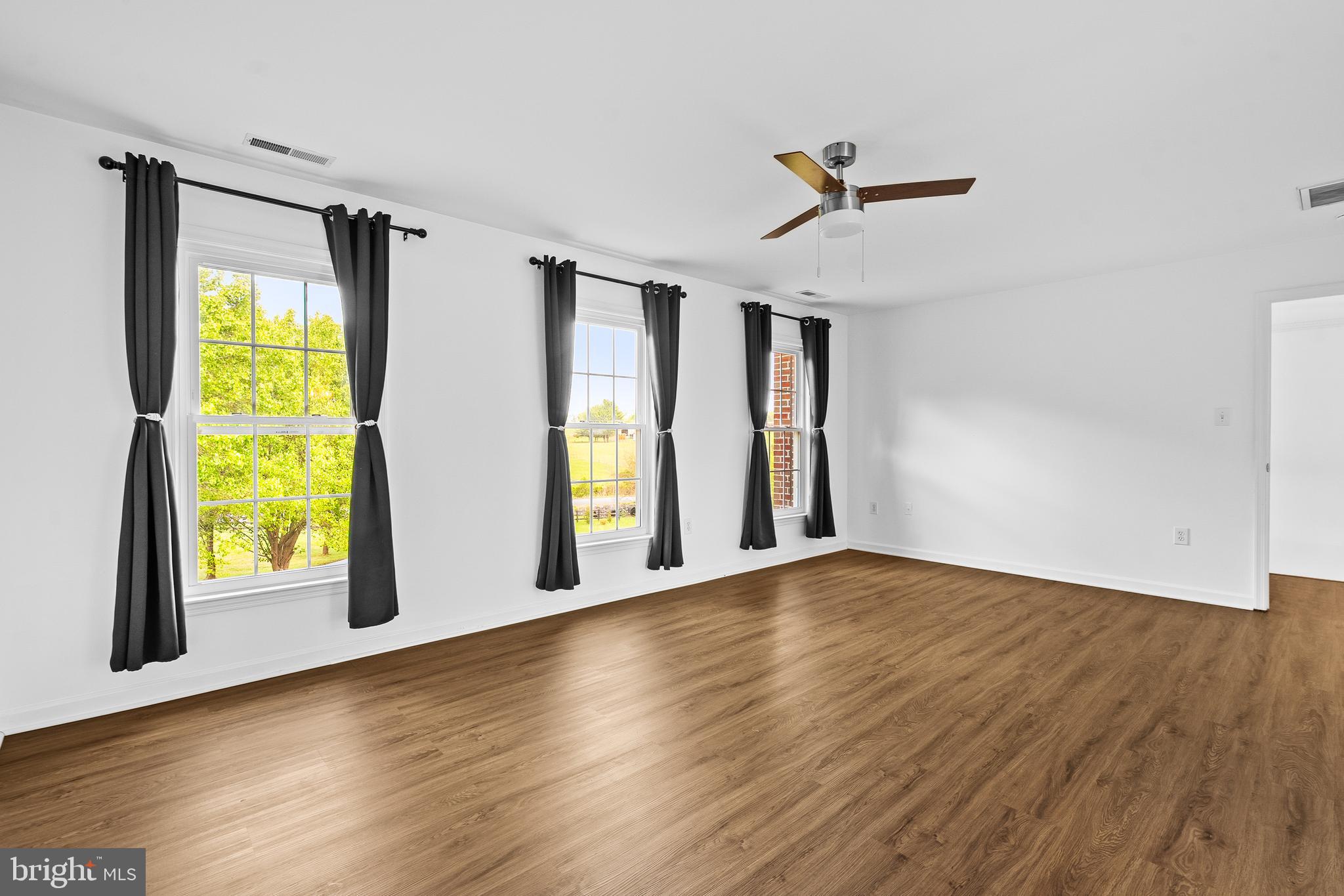 LEE'S CROSSING - Residential