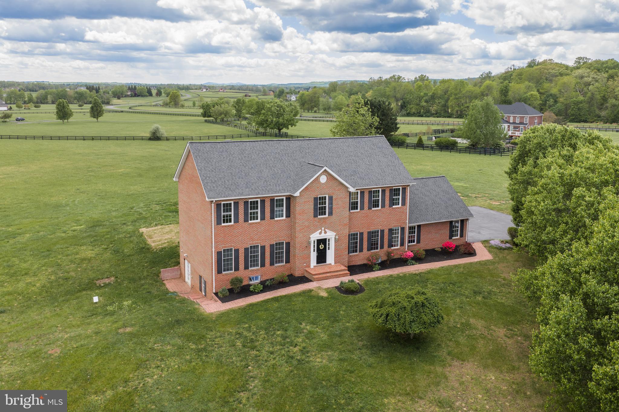 LEE'S CROSSING - Residential