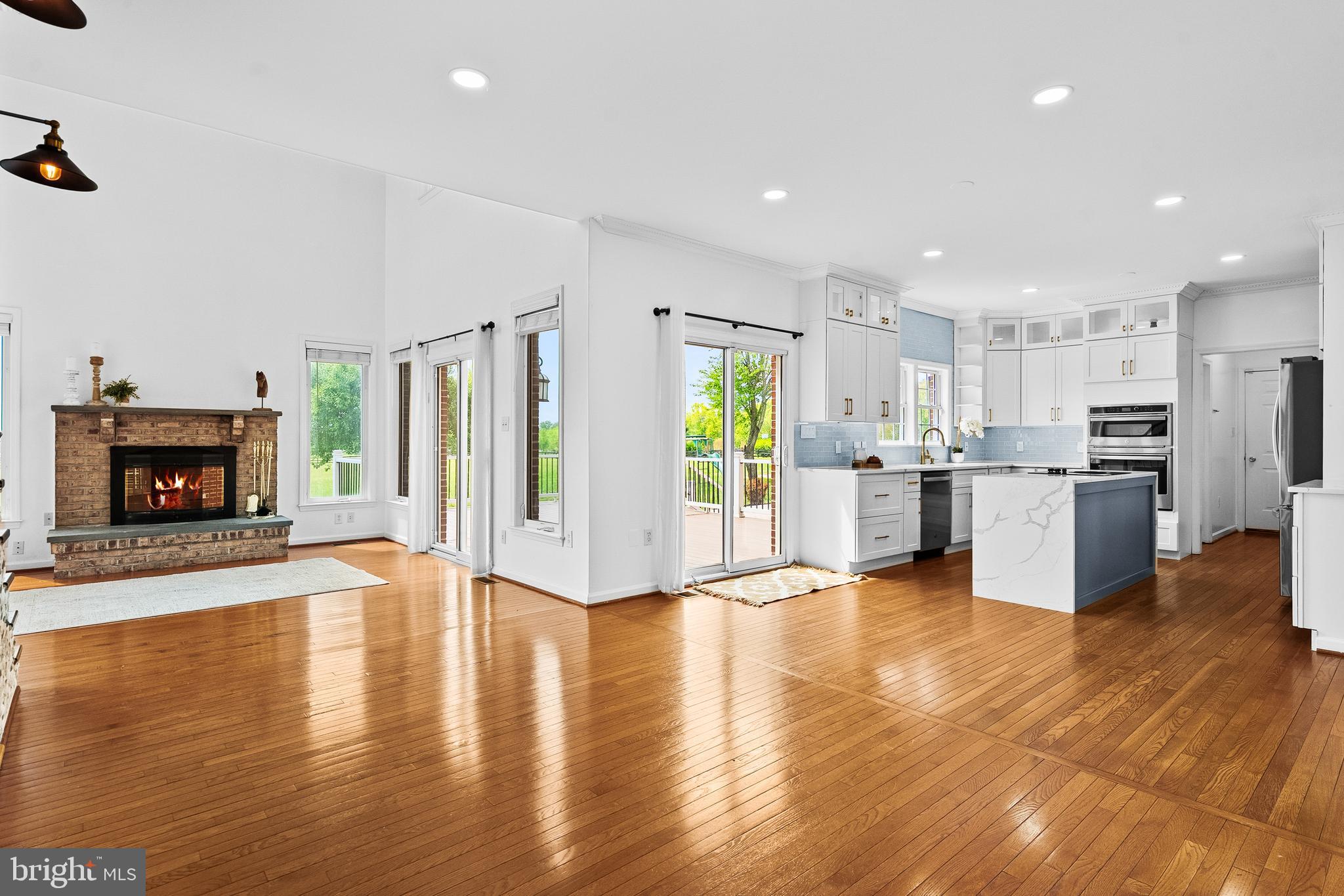 LEE'S CROSSING - Residential