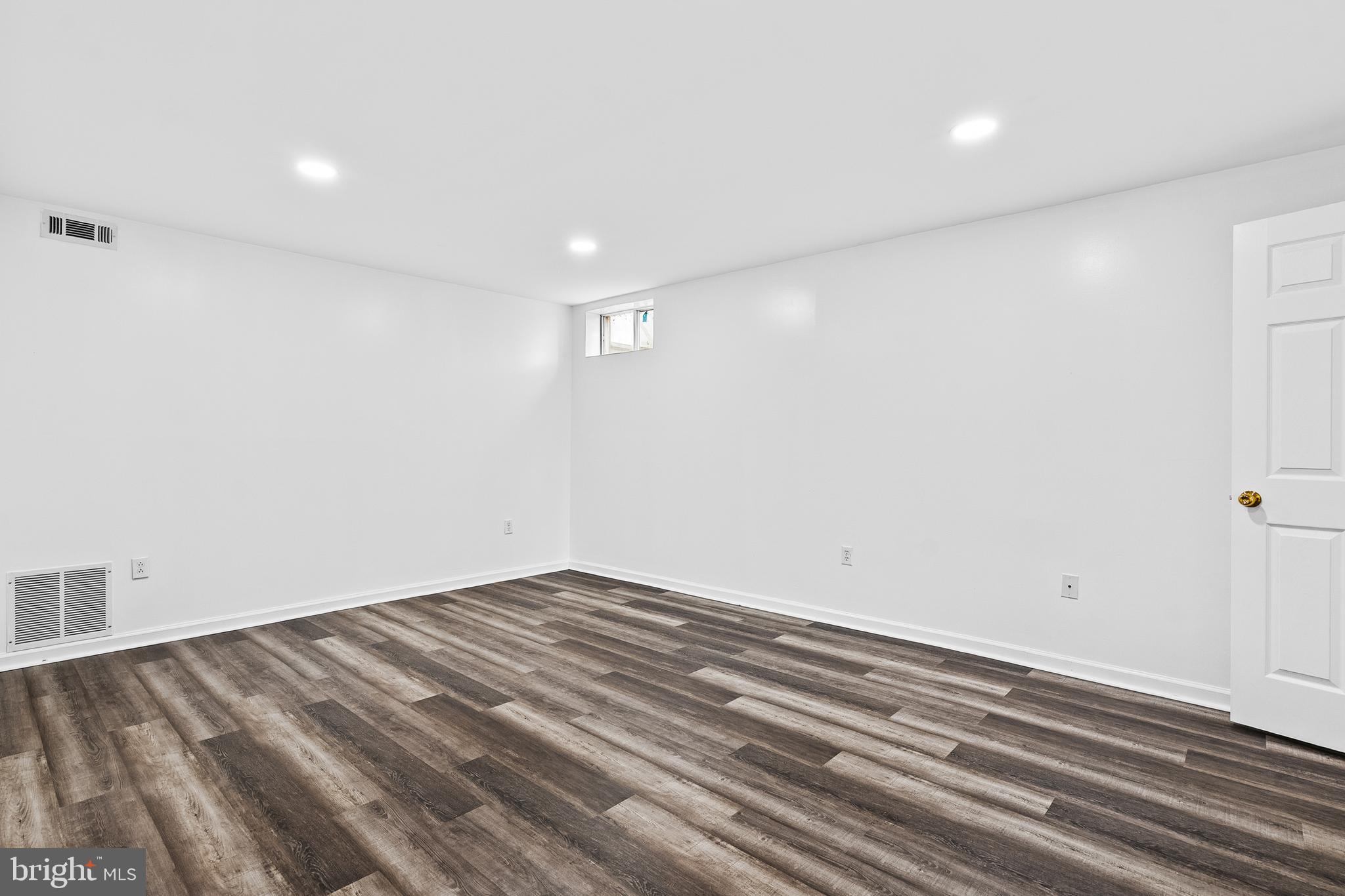 LEE'S CROSSING - Residential