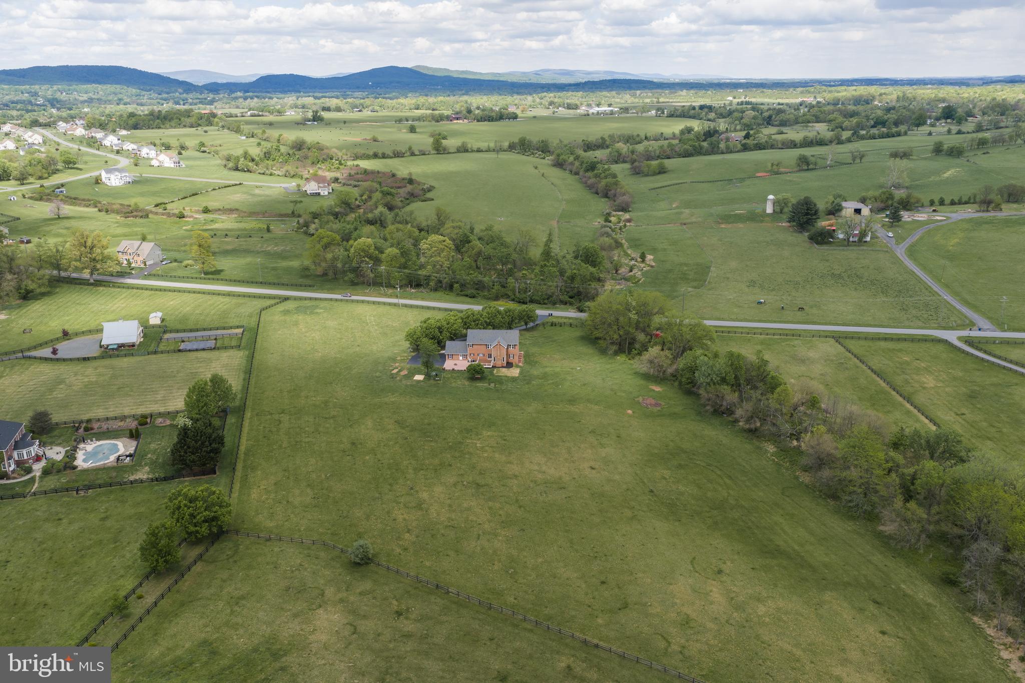 LEE'S CROSSING - Residential