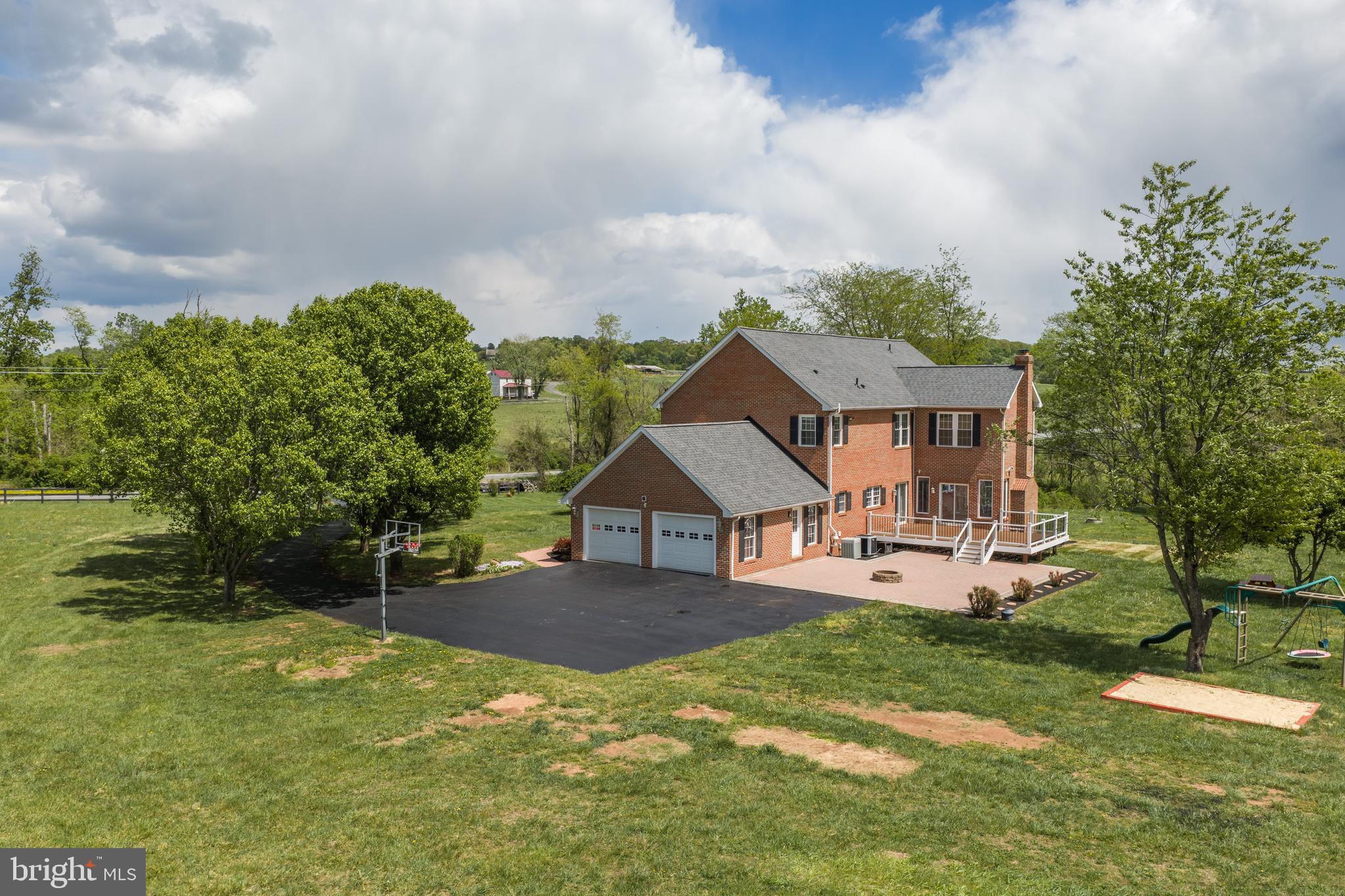 LEE'S CROSSING - Residential