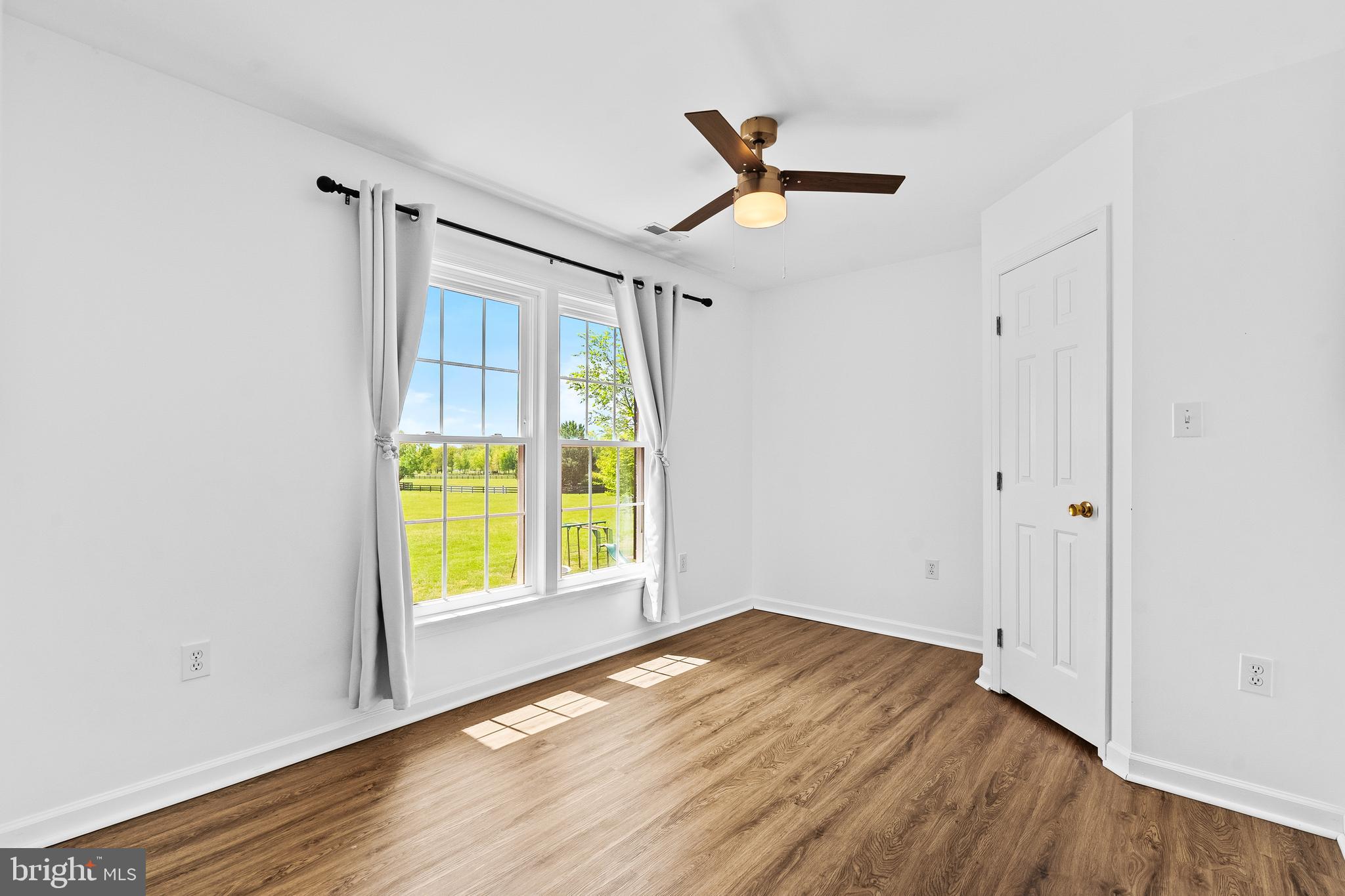 LEE'S CROSSING - Residential