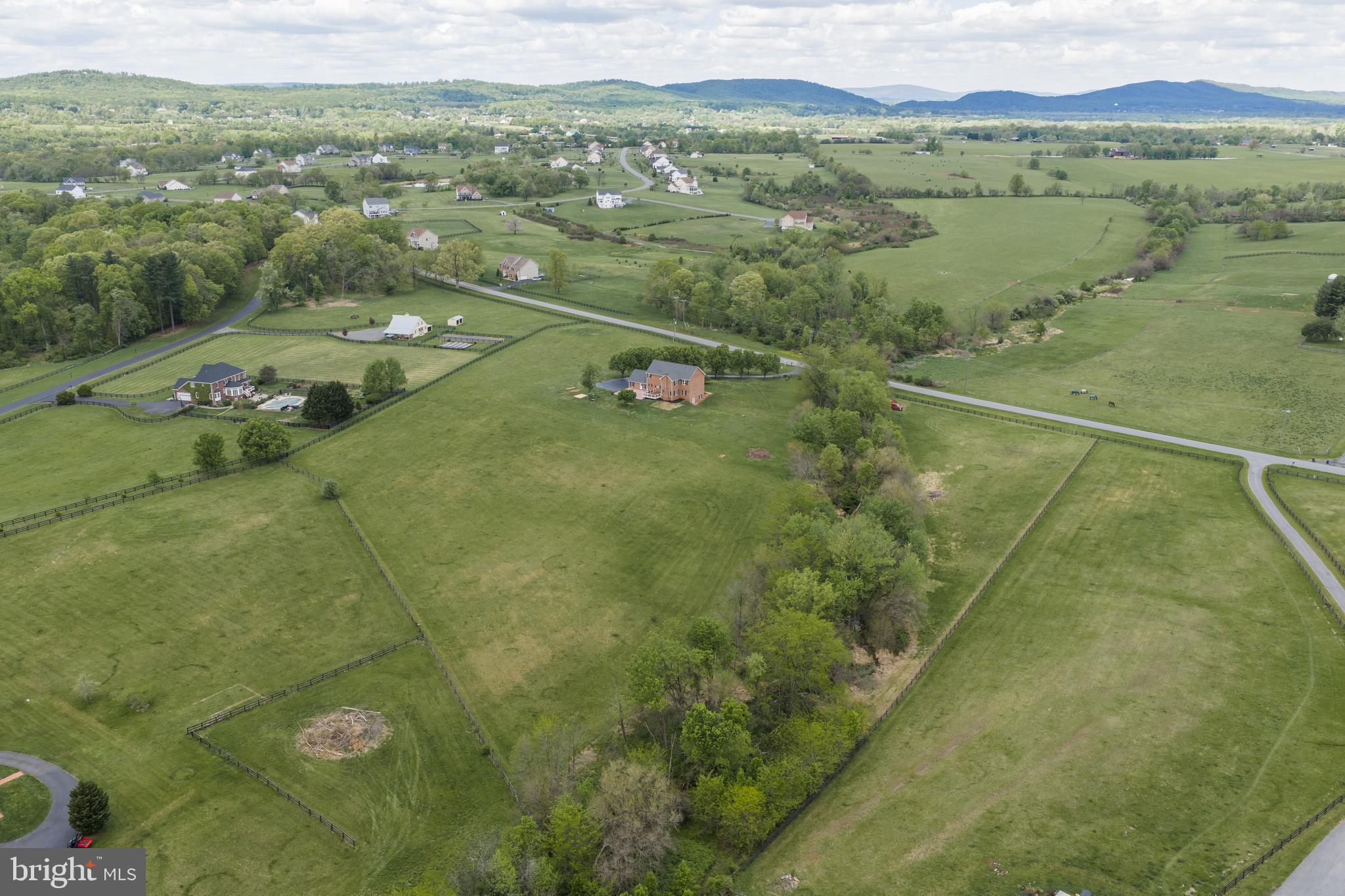 LEE'S CROSSING - Residential