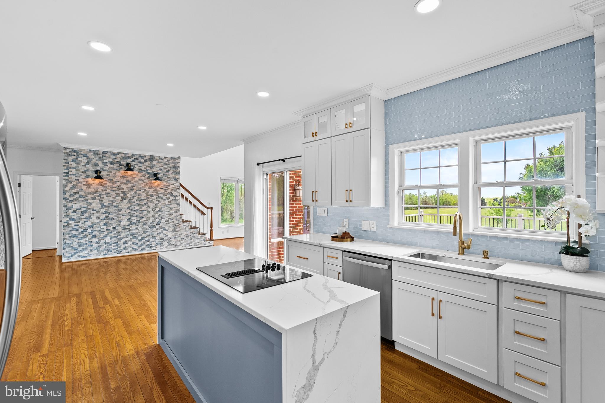 LEE'S CROSSING - Residential