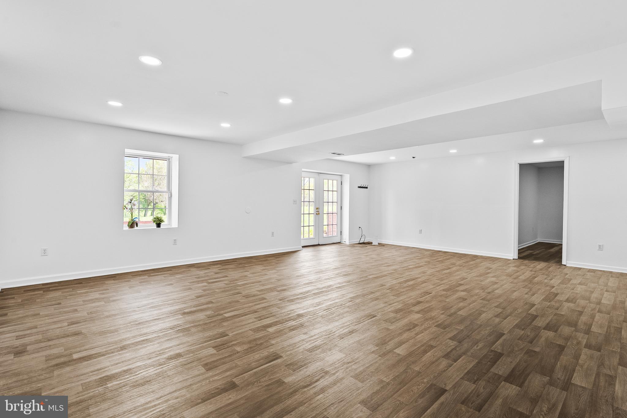 LEE'S CROSSING - Residential