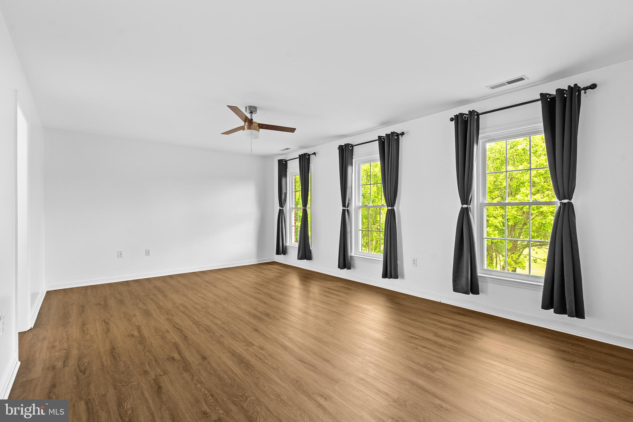 LEE'S CROSSING - Residential