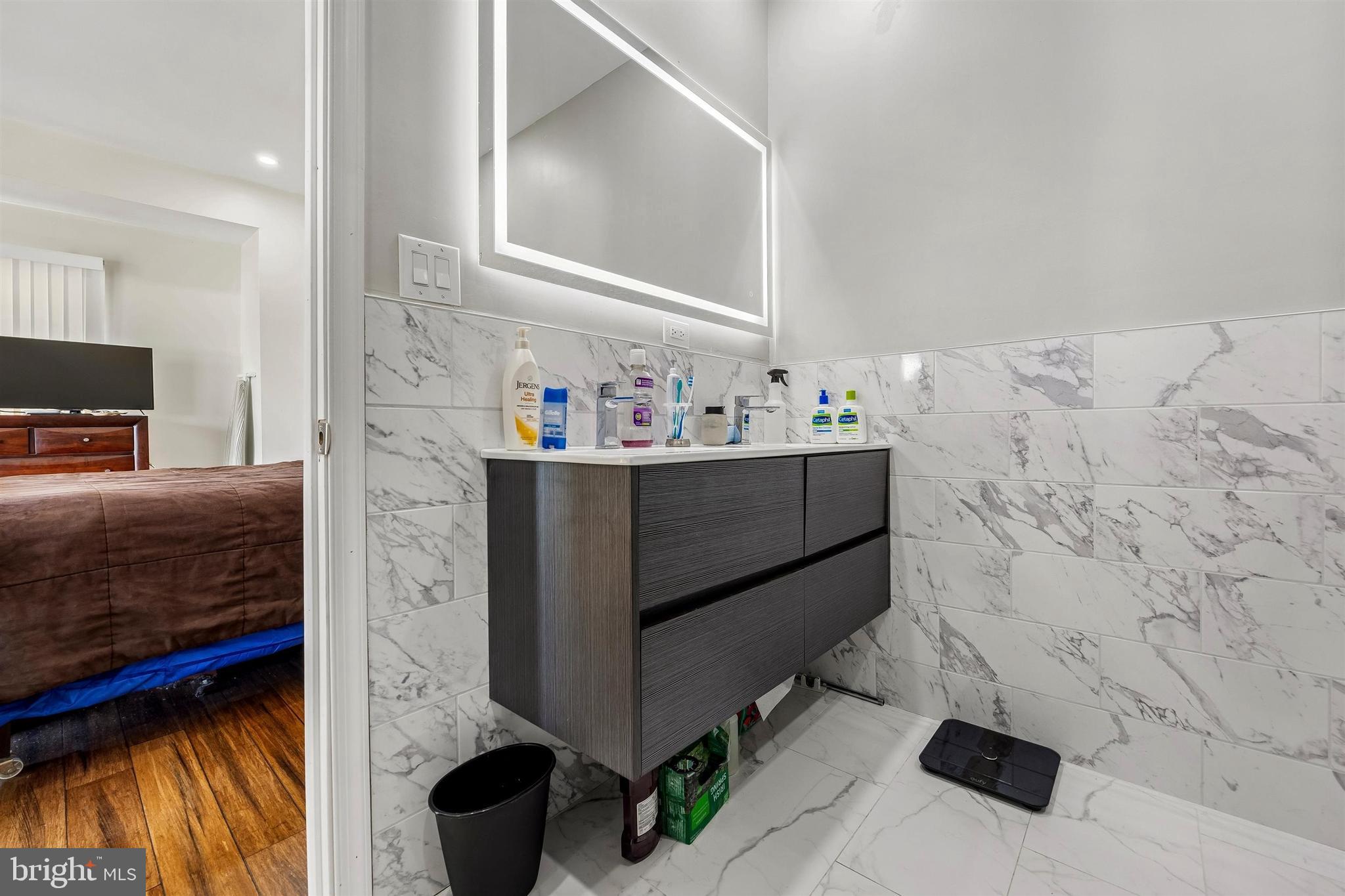 MANAYUNK - Residential