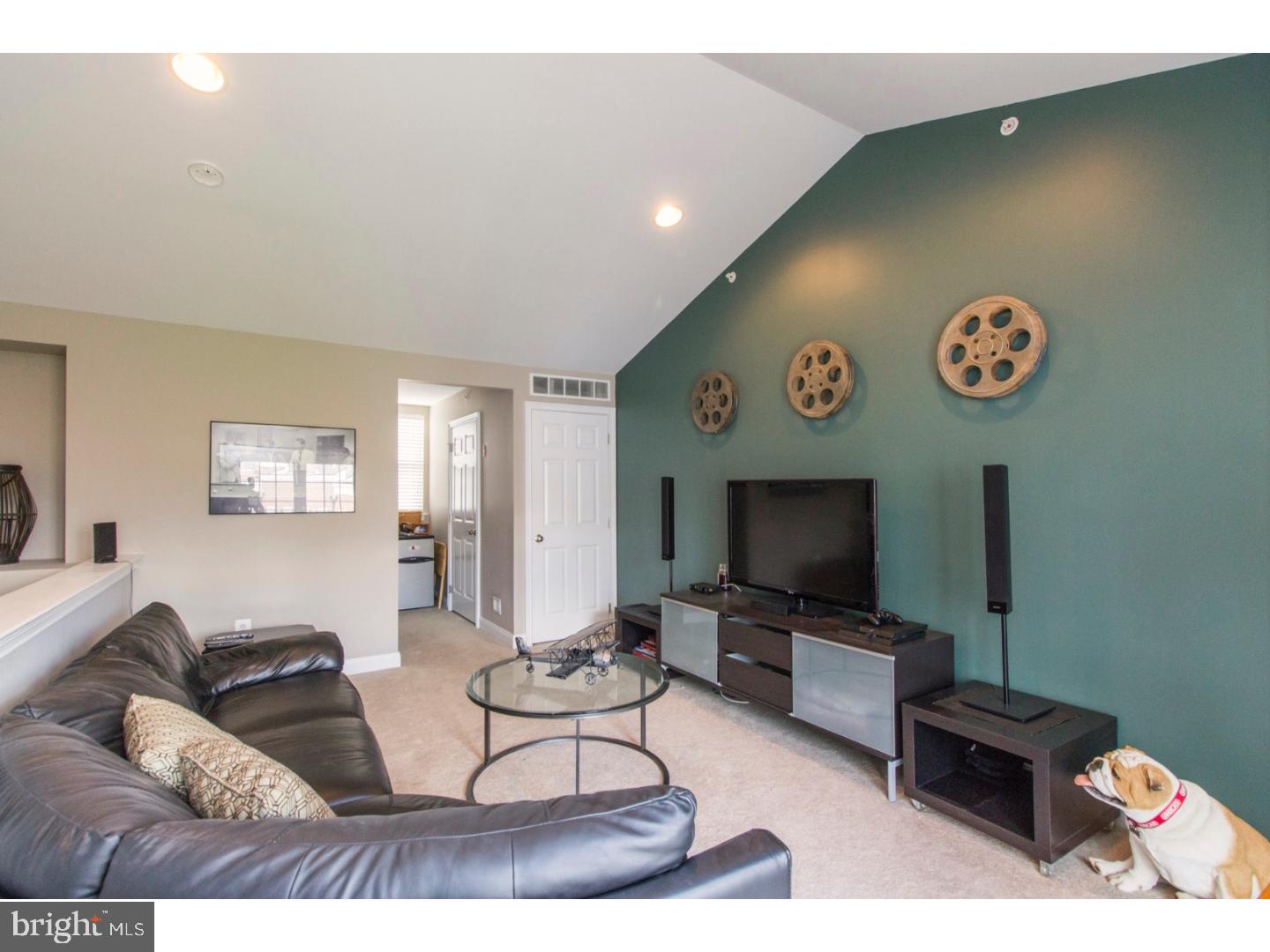 NAVAL SQUARE - Residential